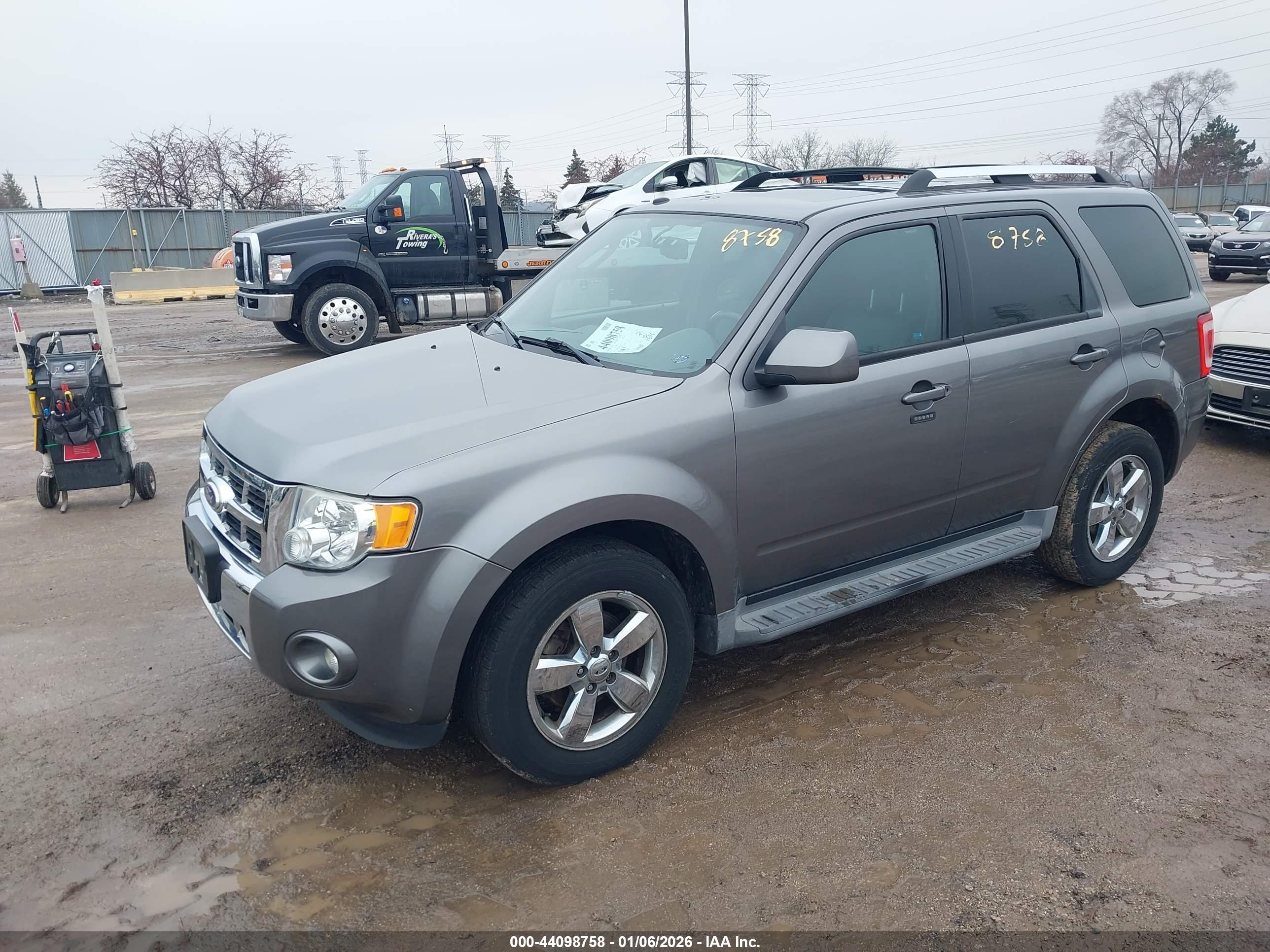 FORD ESCAPE image 2