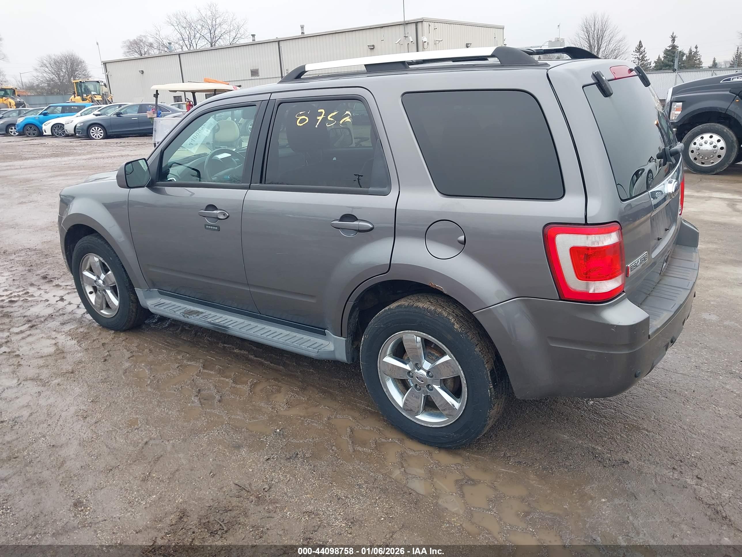 FORD ESCAPE image 3