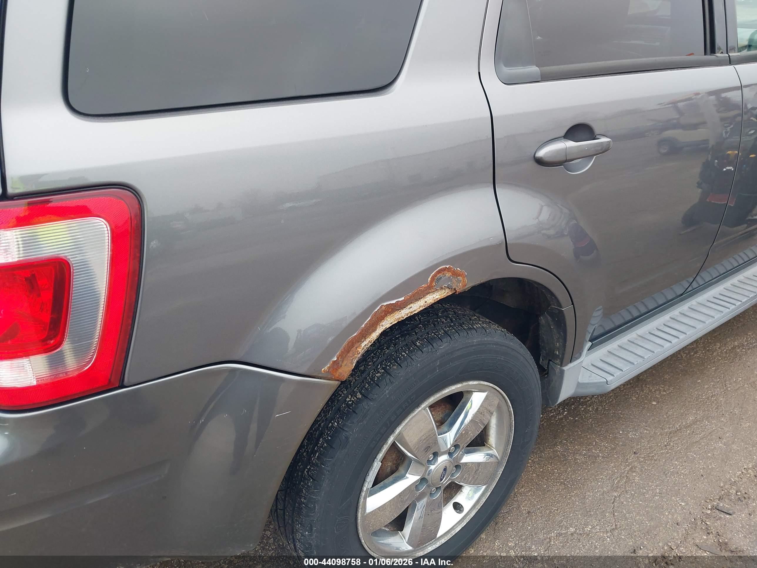 FORD ESCAPE image 6