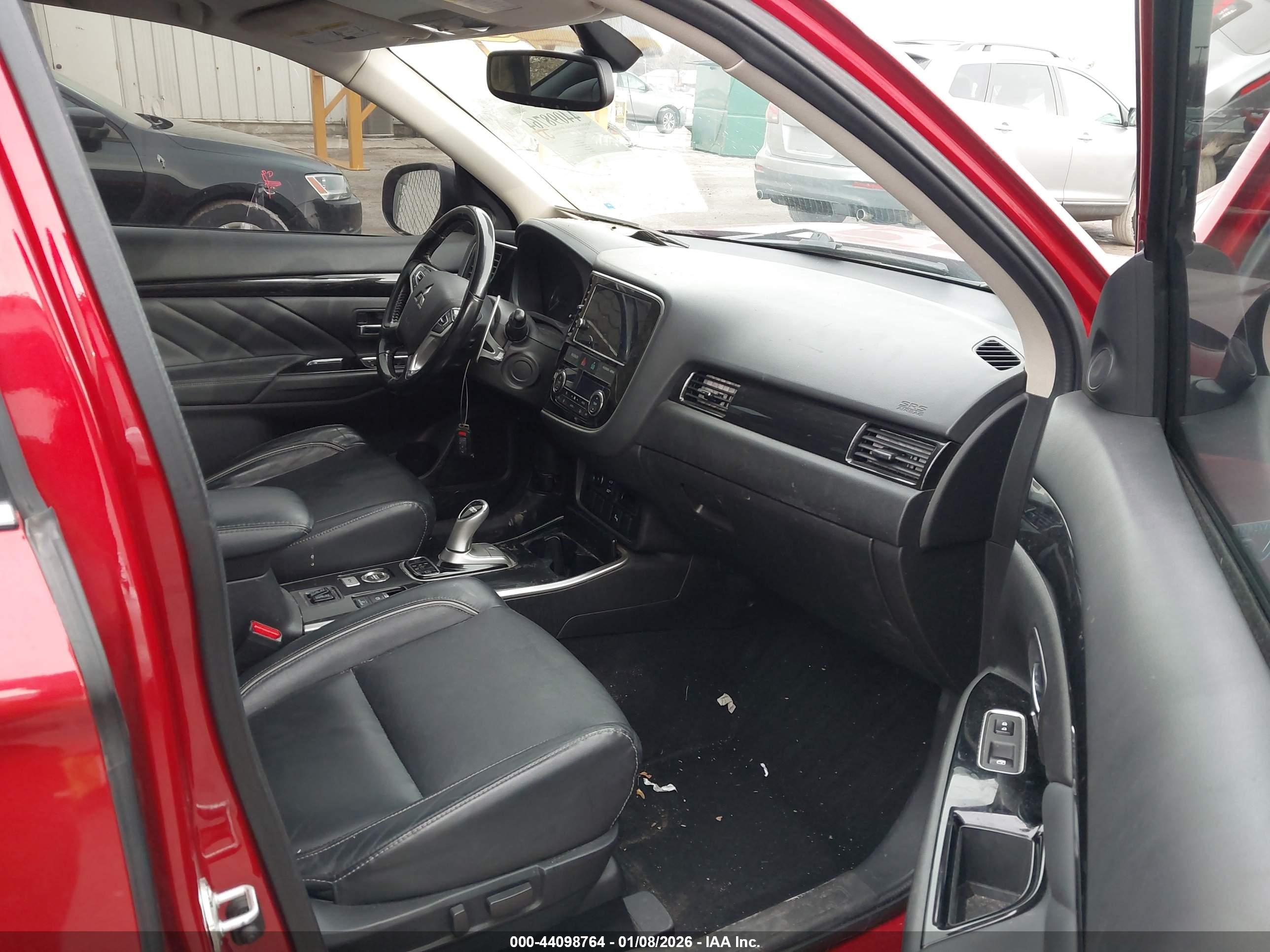MITSUBISHI OUTLANDER image 5
