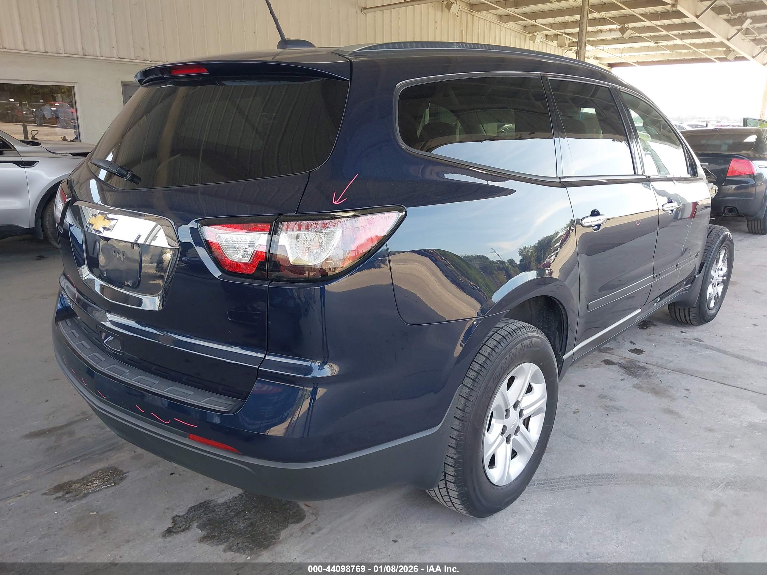 CHEVROLET TRAVERSE image 4