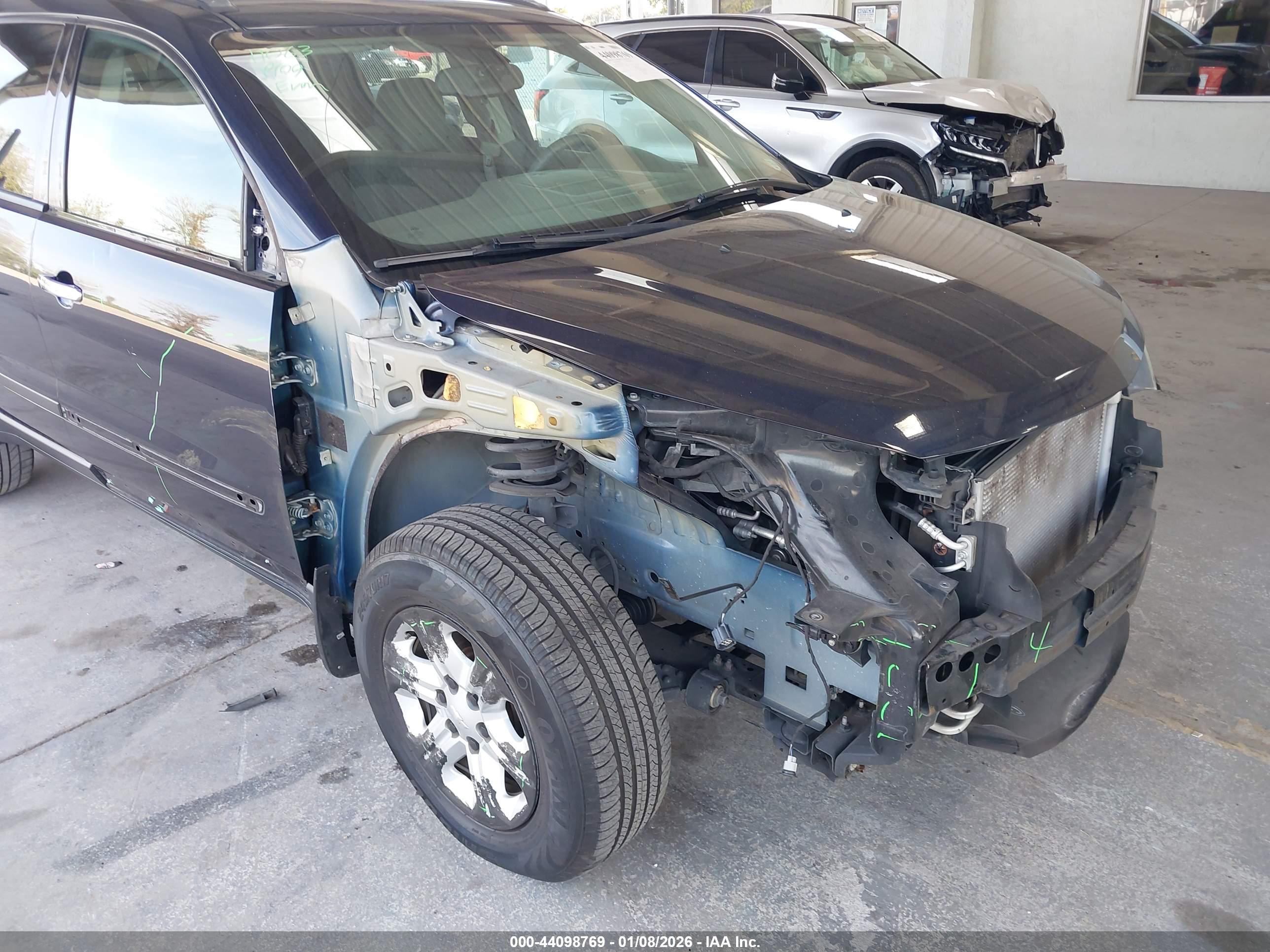 CHEVROLET TRAVERSE image 6