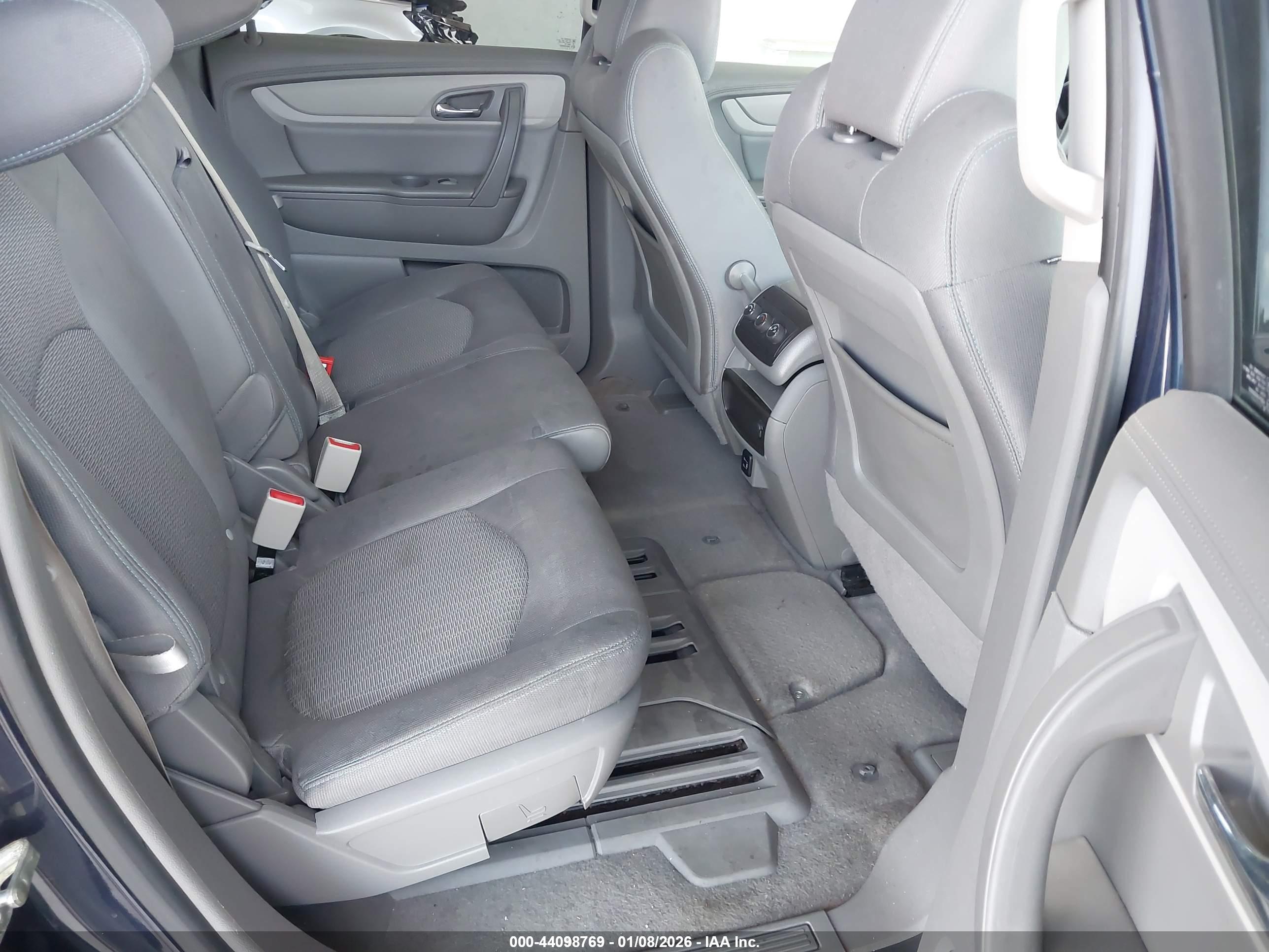 CHEVROLET TRAVERSE image 8