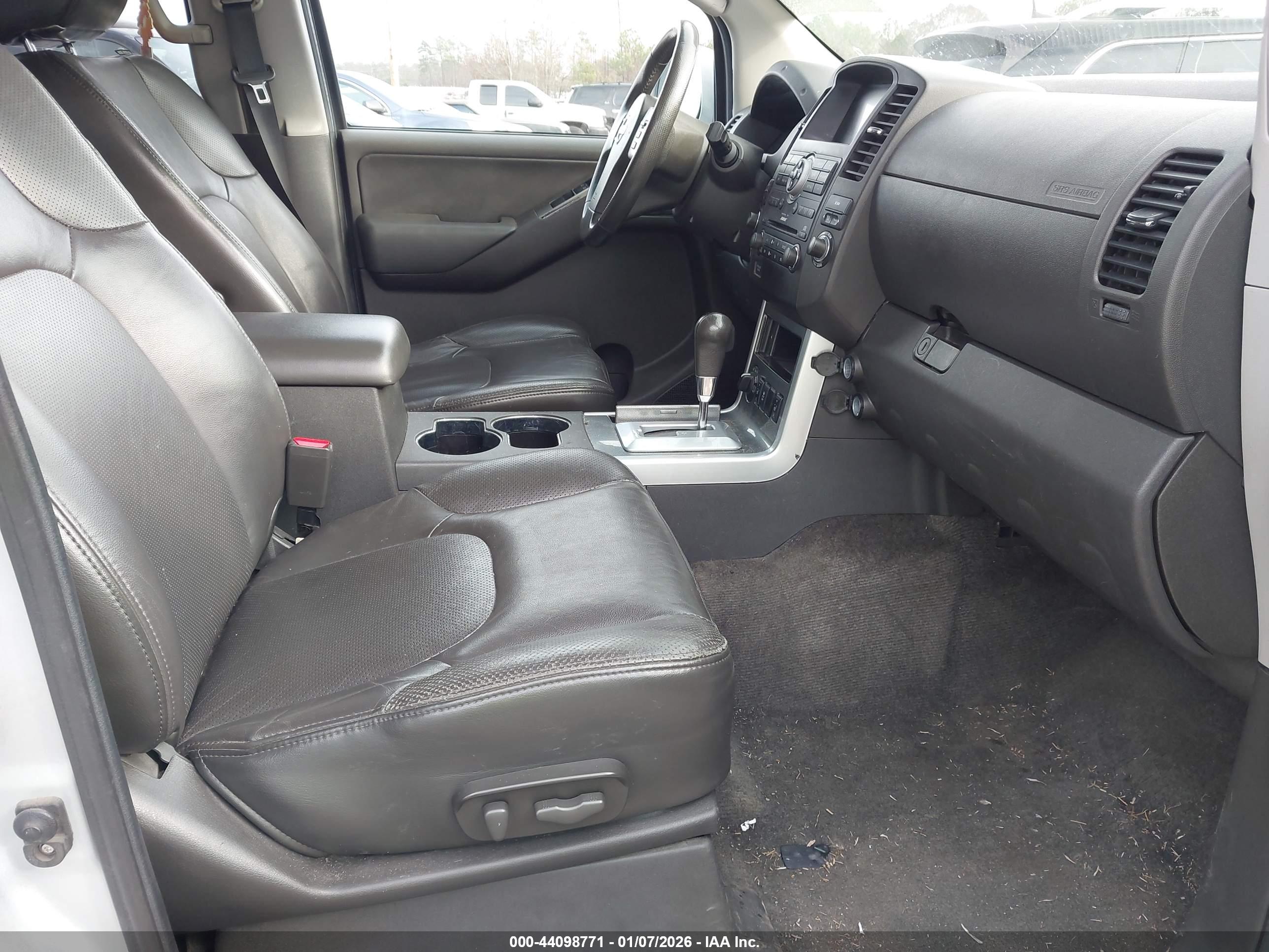 NISSAN PATHFINDER image 5