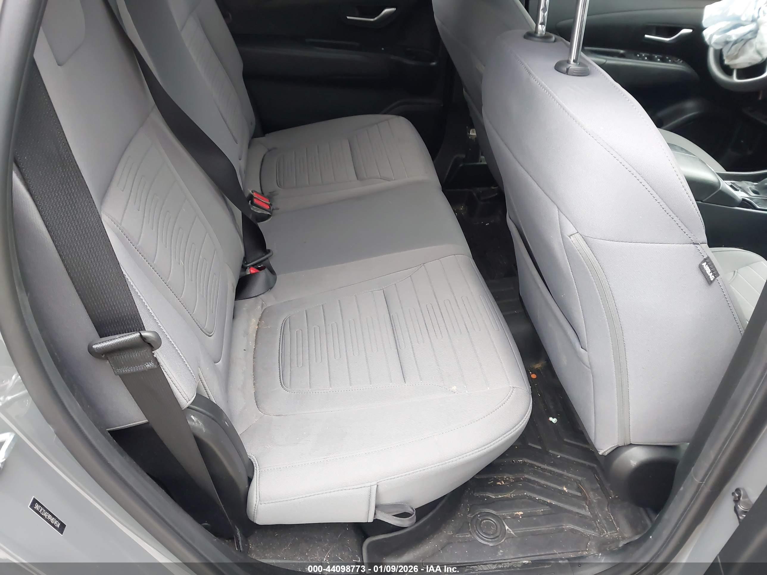 HYUNDAI SANTA image 8