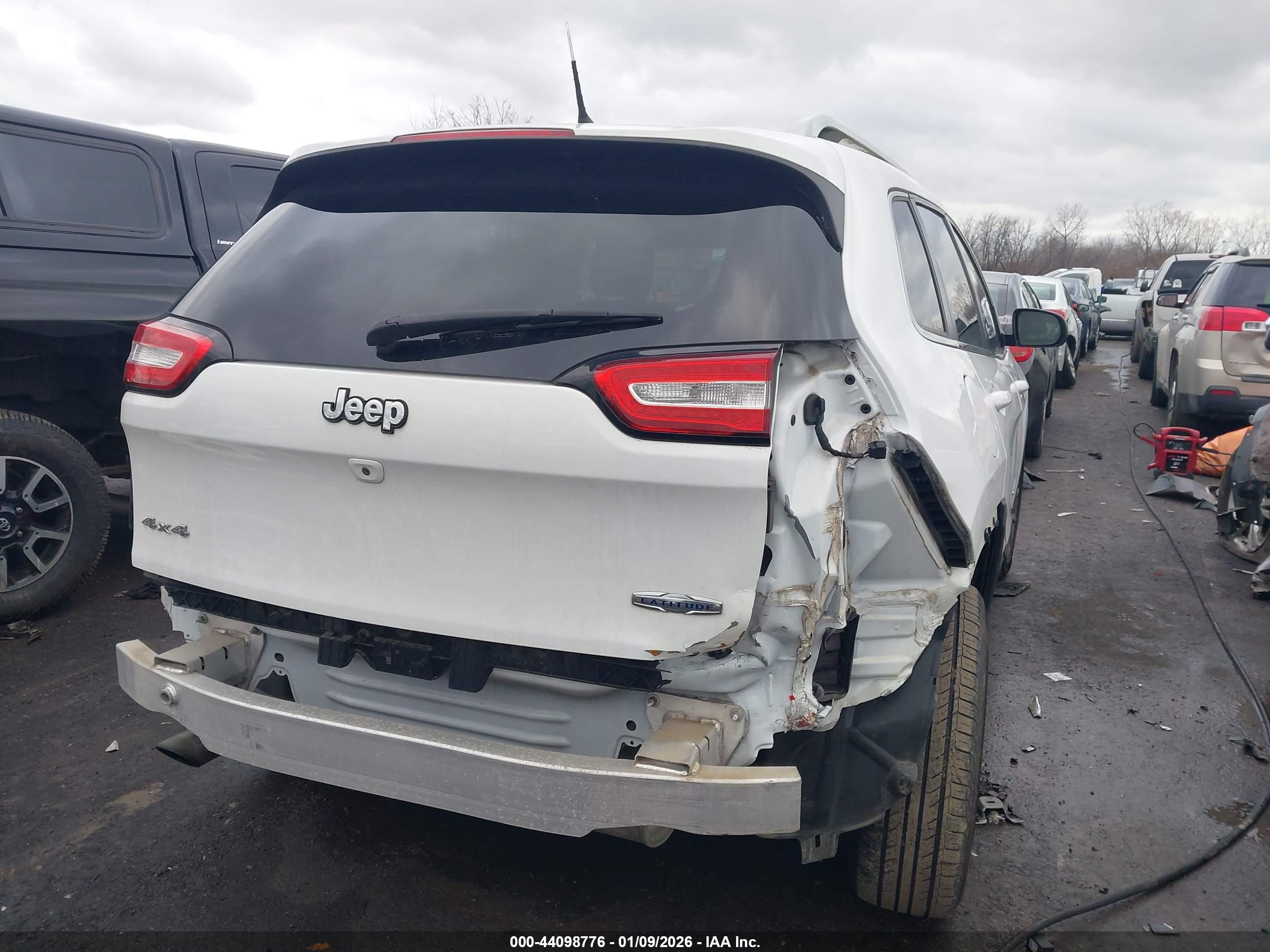JEEP CHEROKEE image 6