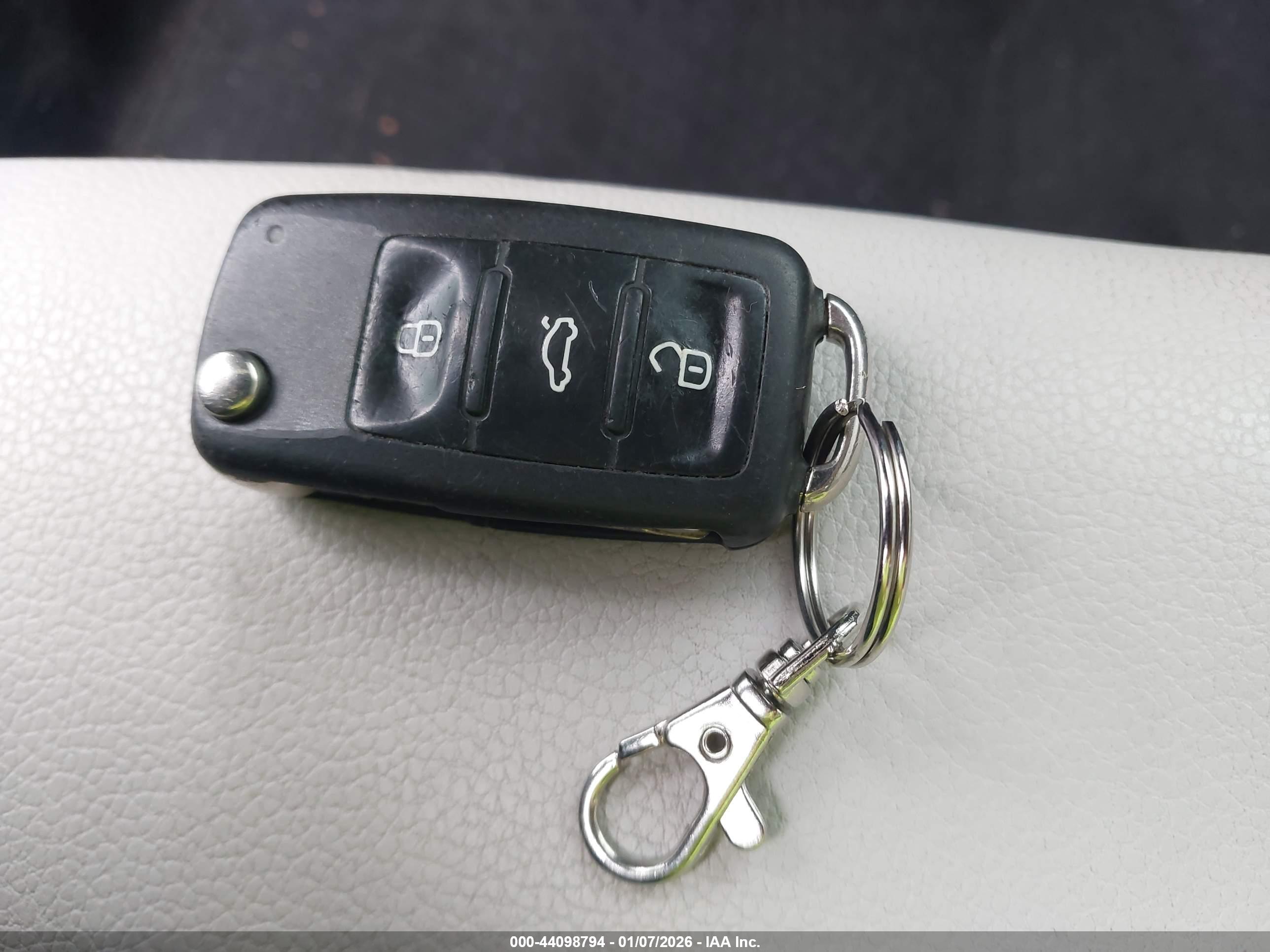 VOLKSWAGEN JETTA image 11