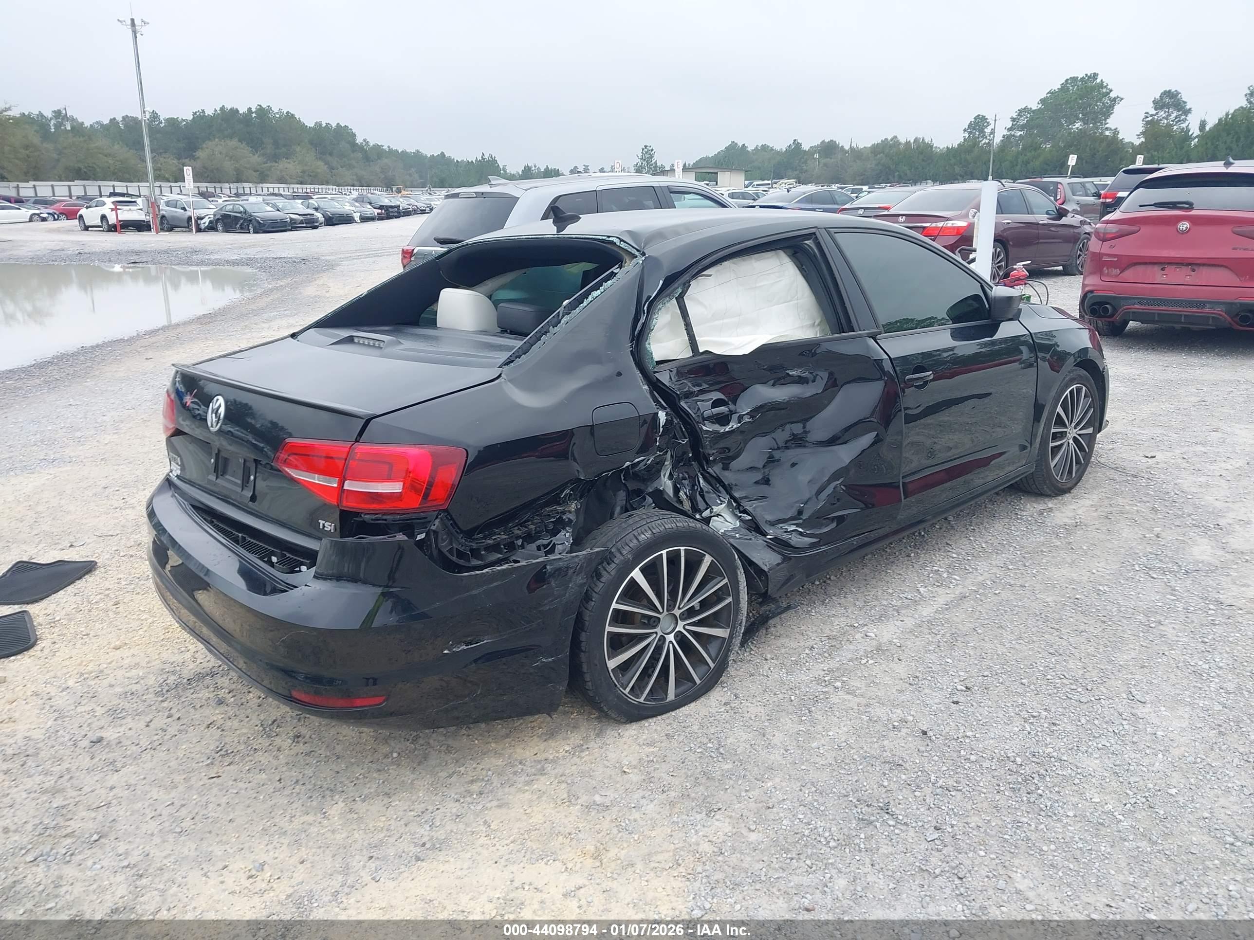 VOLKSWAGEN JETTA image 4