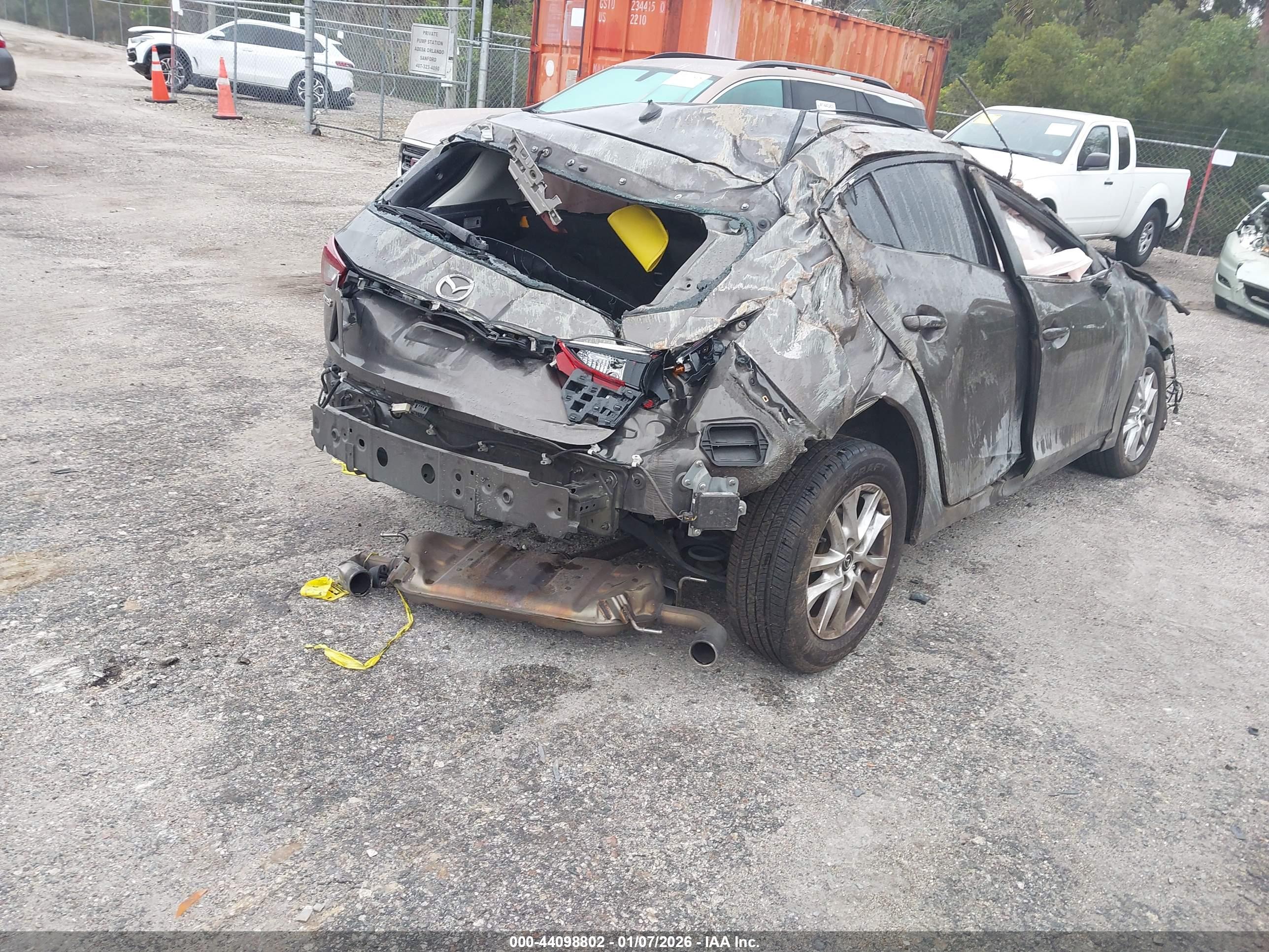 MAZDA MAZDA3 image 4