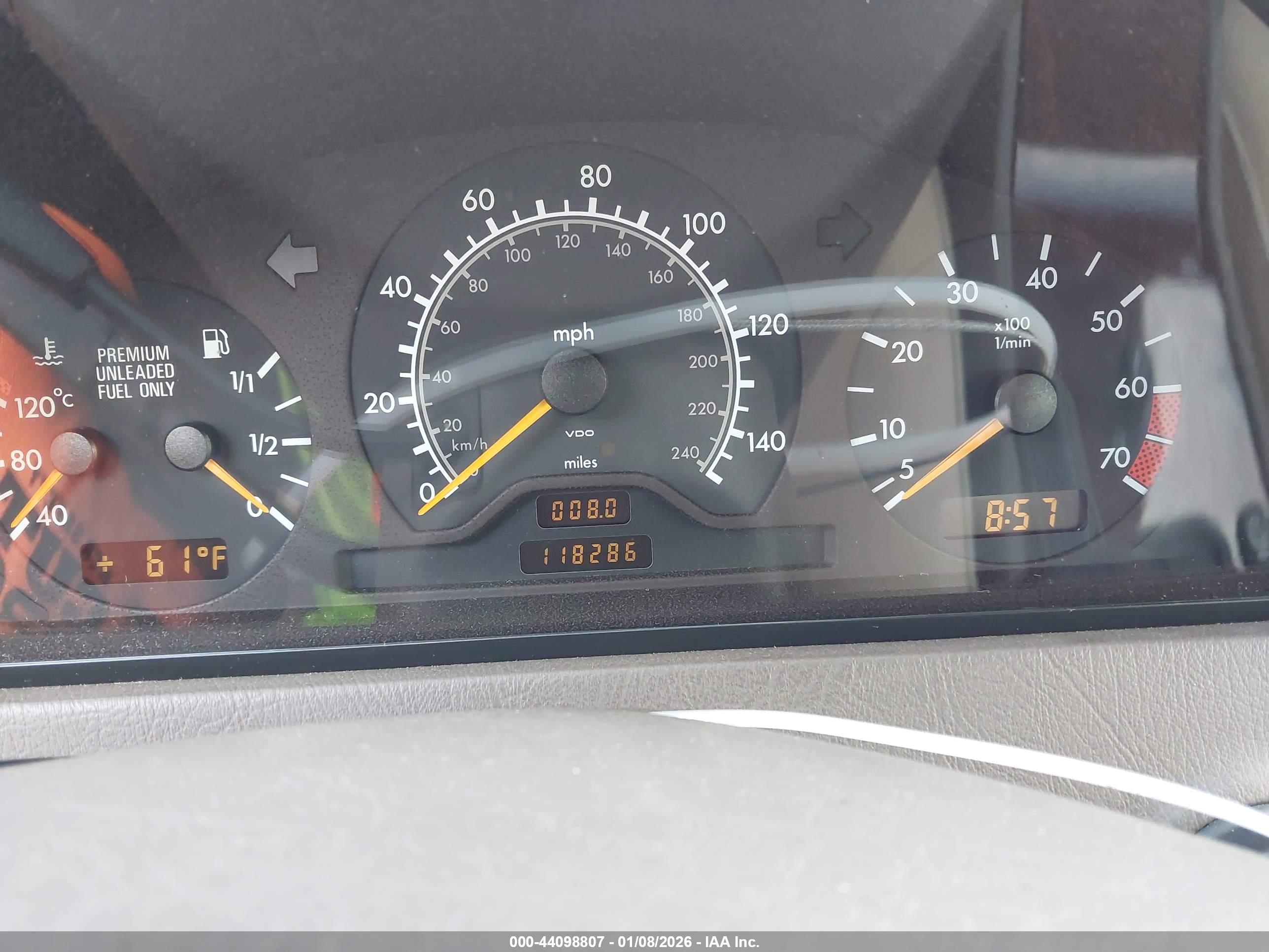 MERCEDES-BENZ C image 7