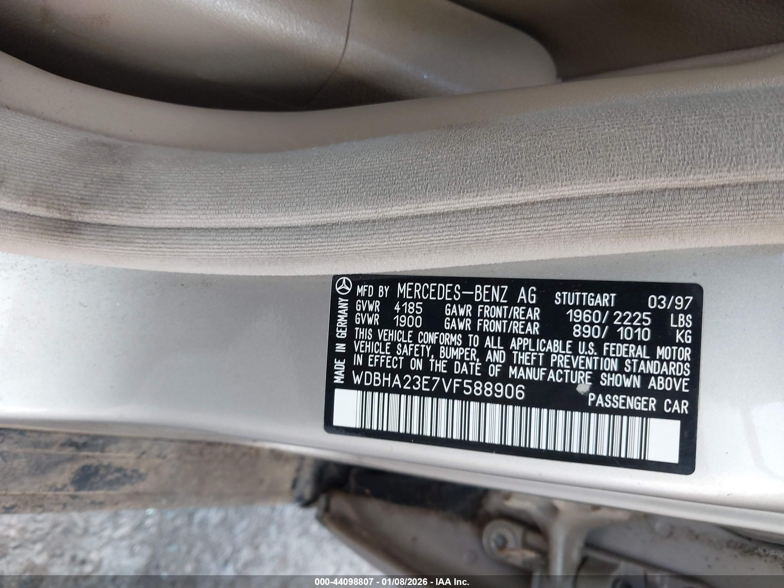MERCEDES-BENZ C image 9
