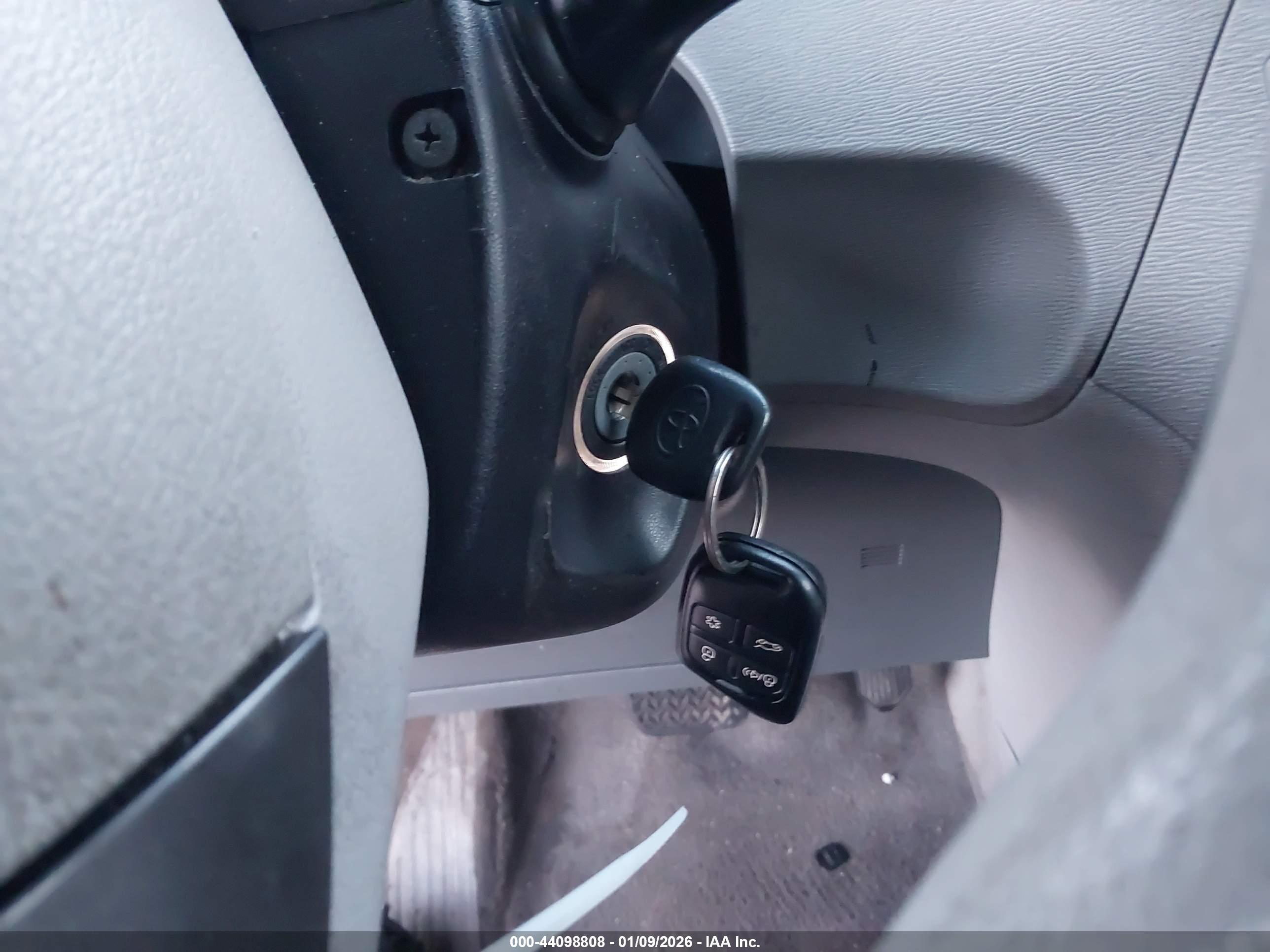 TOYOTA SIENNA image 11