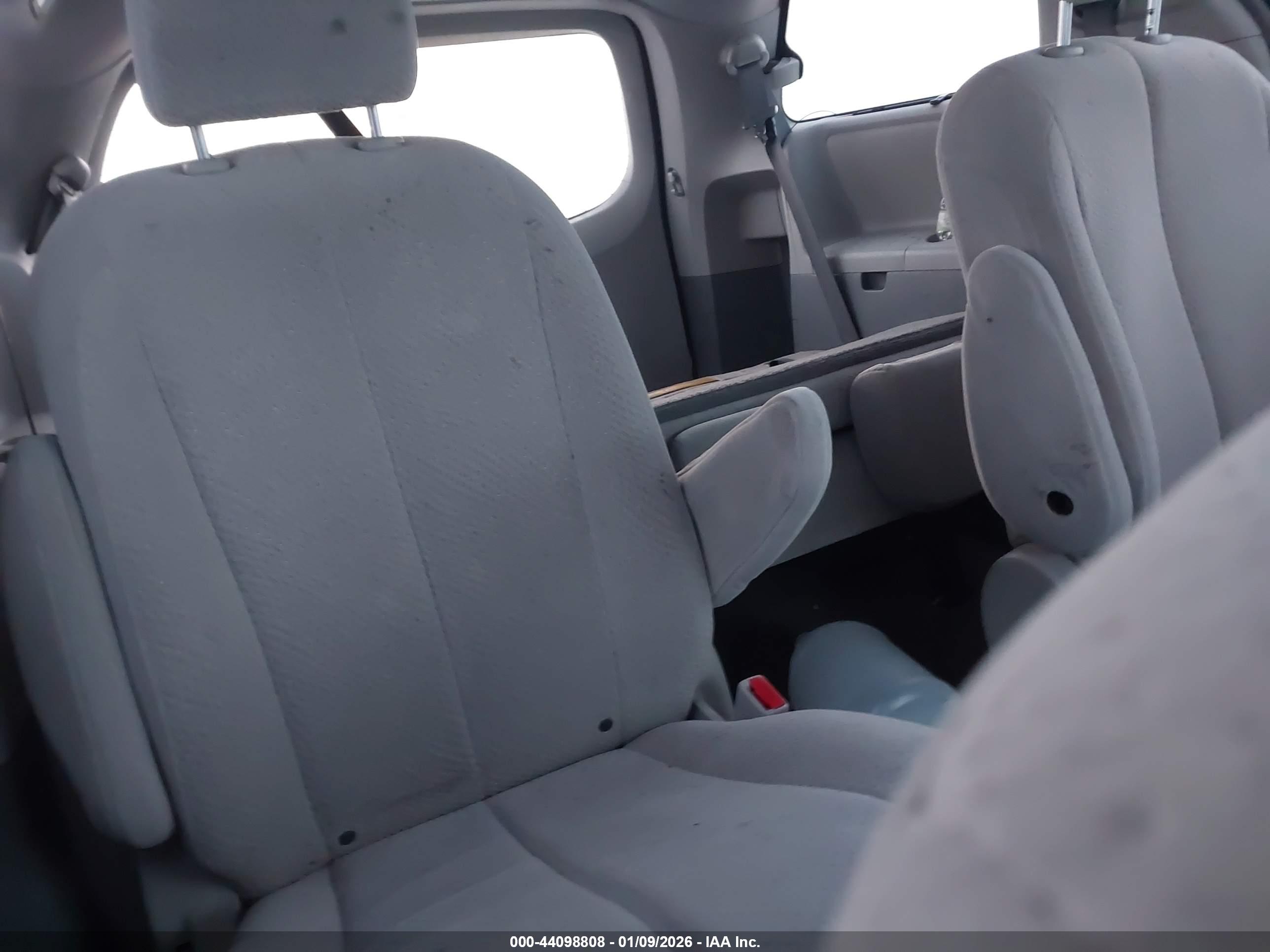 TOYOTA SIENNA image 8