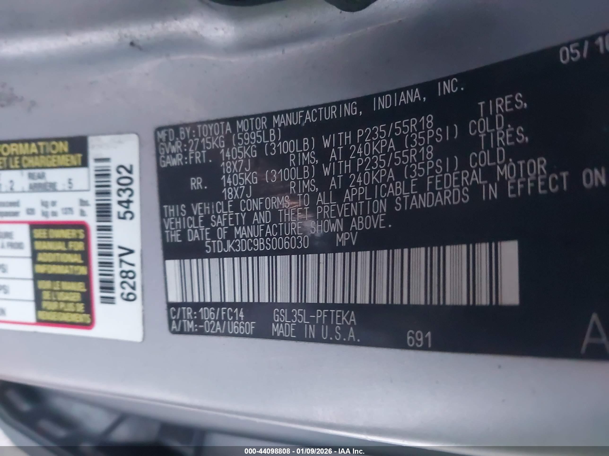 TOYOTA SIENNA image 9
