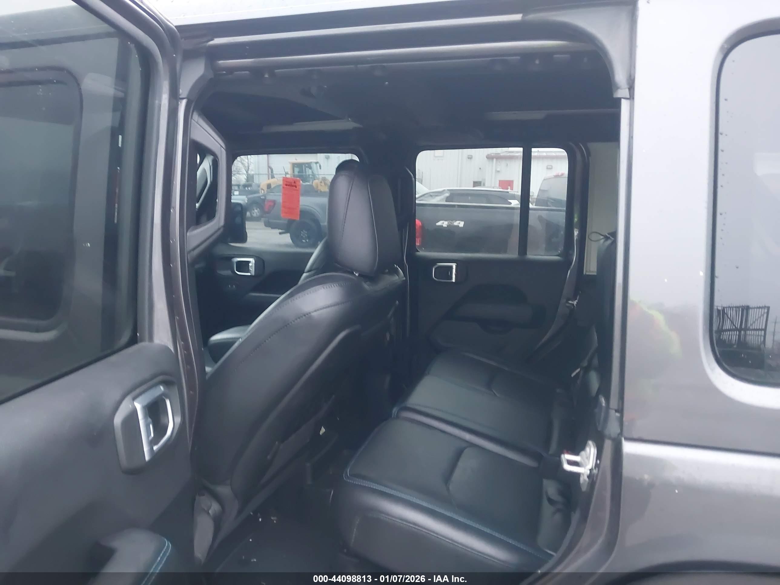 JEEP WRANGLER image 8