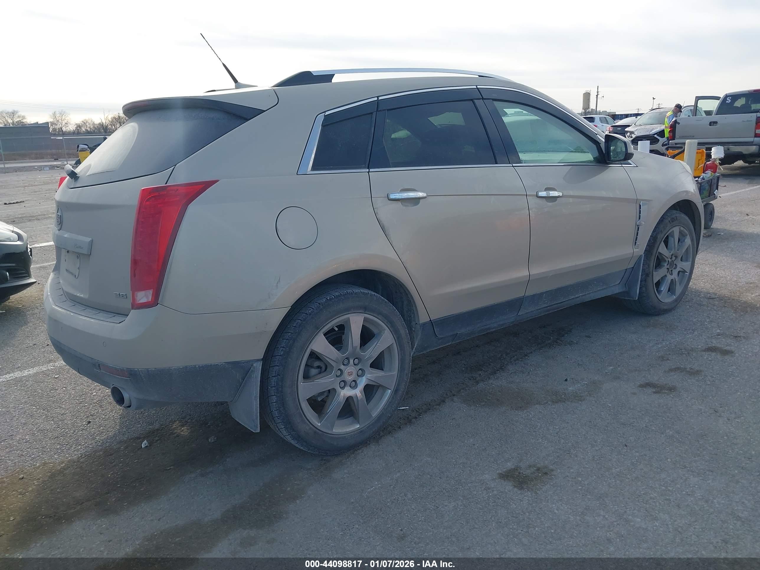 CADILLAC SRX image 4