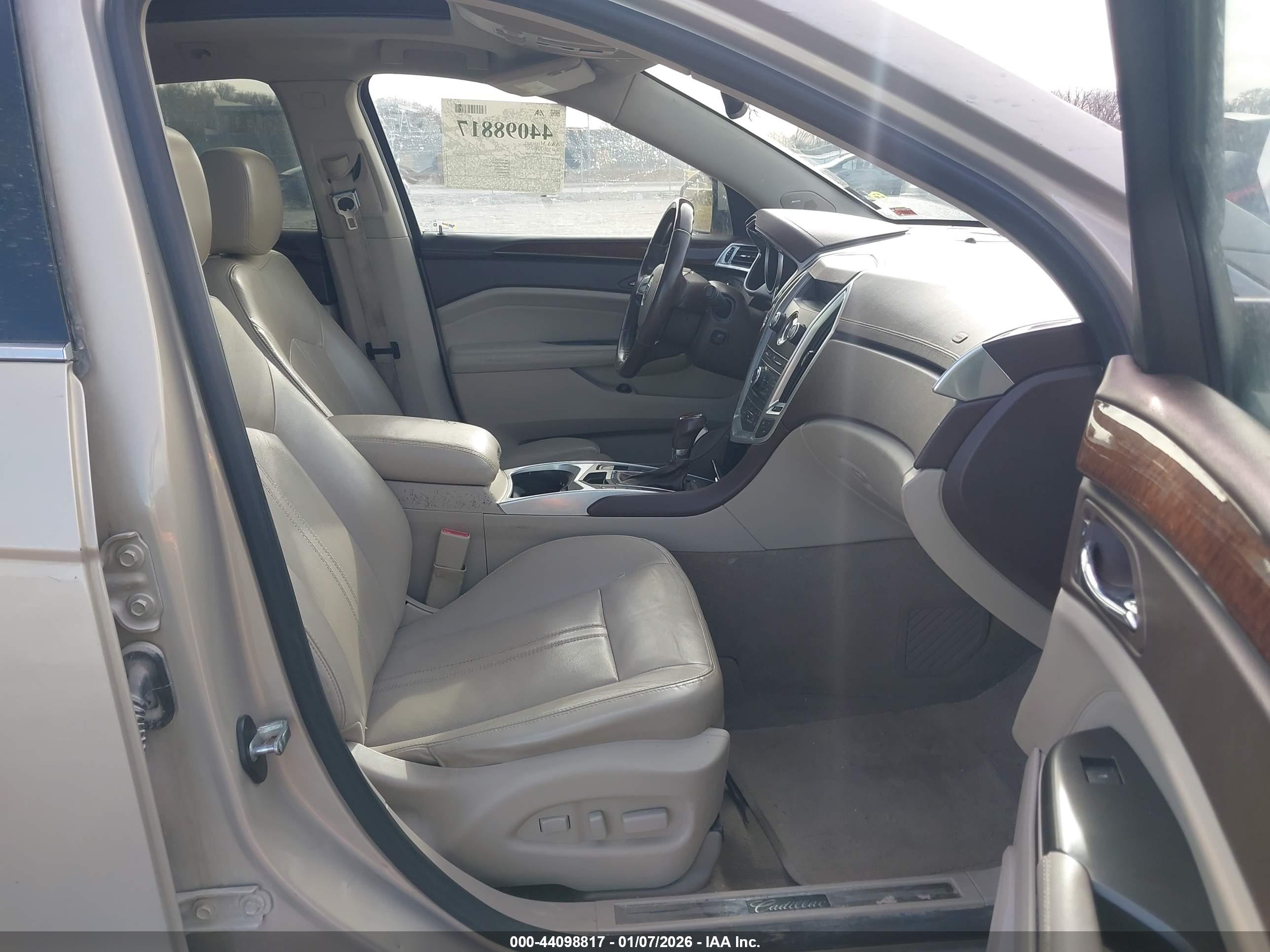 CADILLAC SRX image 5
