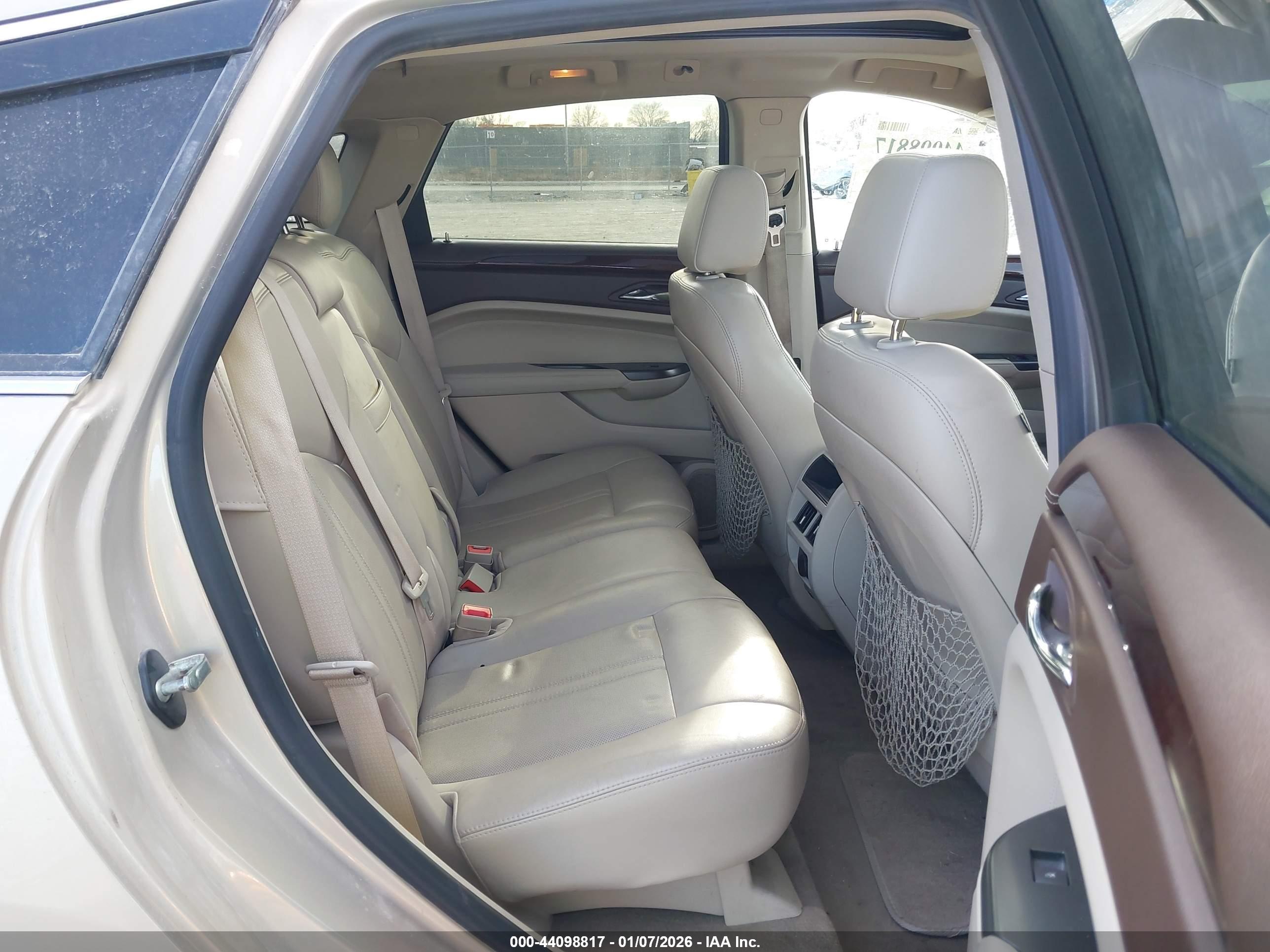 CADILLAC SRX image 8