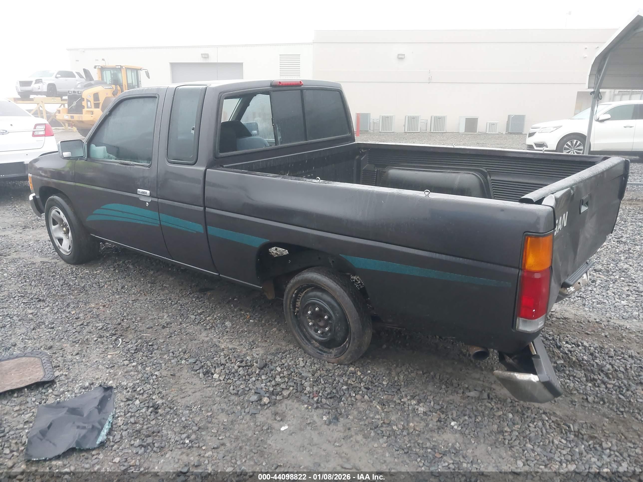 NISSAN TRUCK image 3