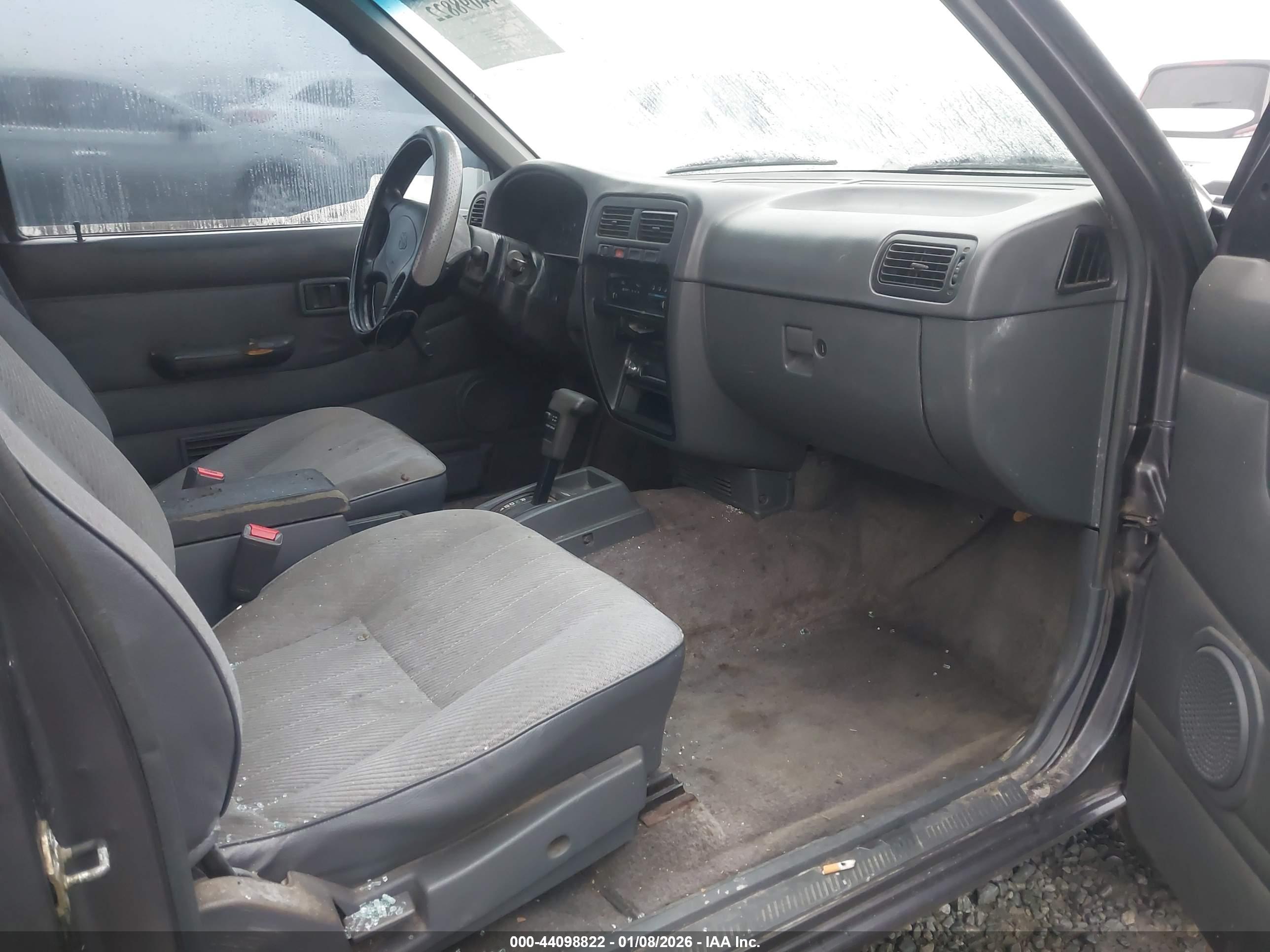 NISSAN TRUCK image 5