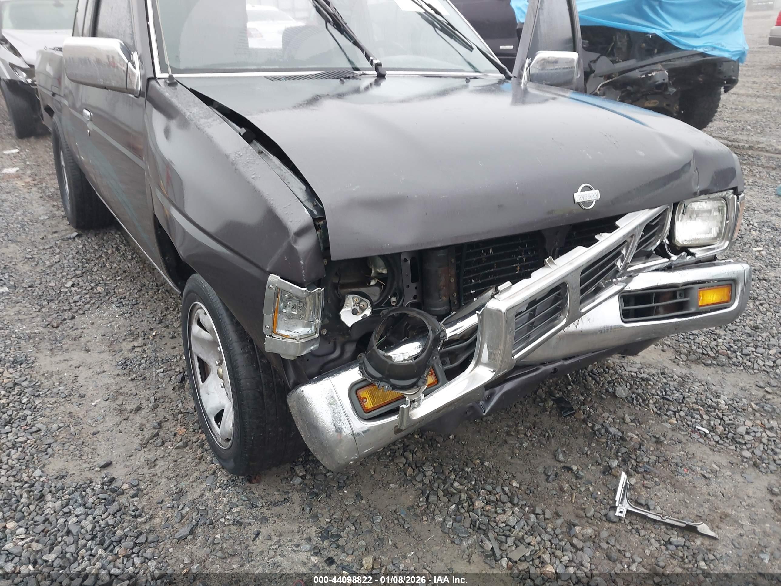 NISSAN TRUCK image 6