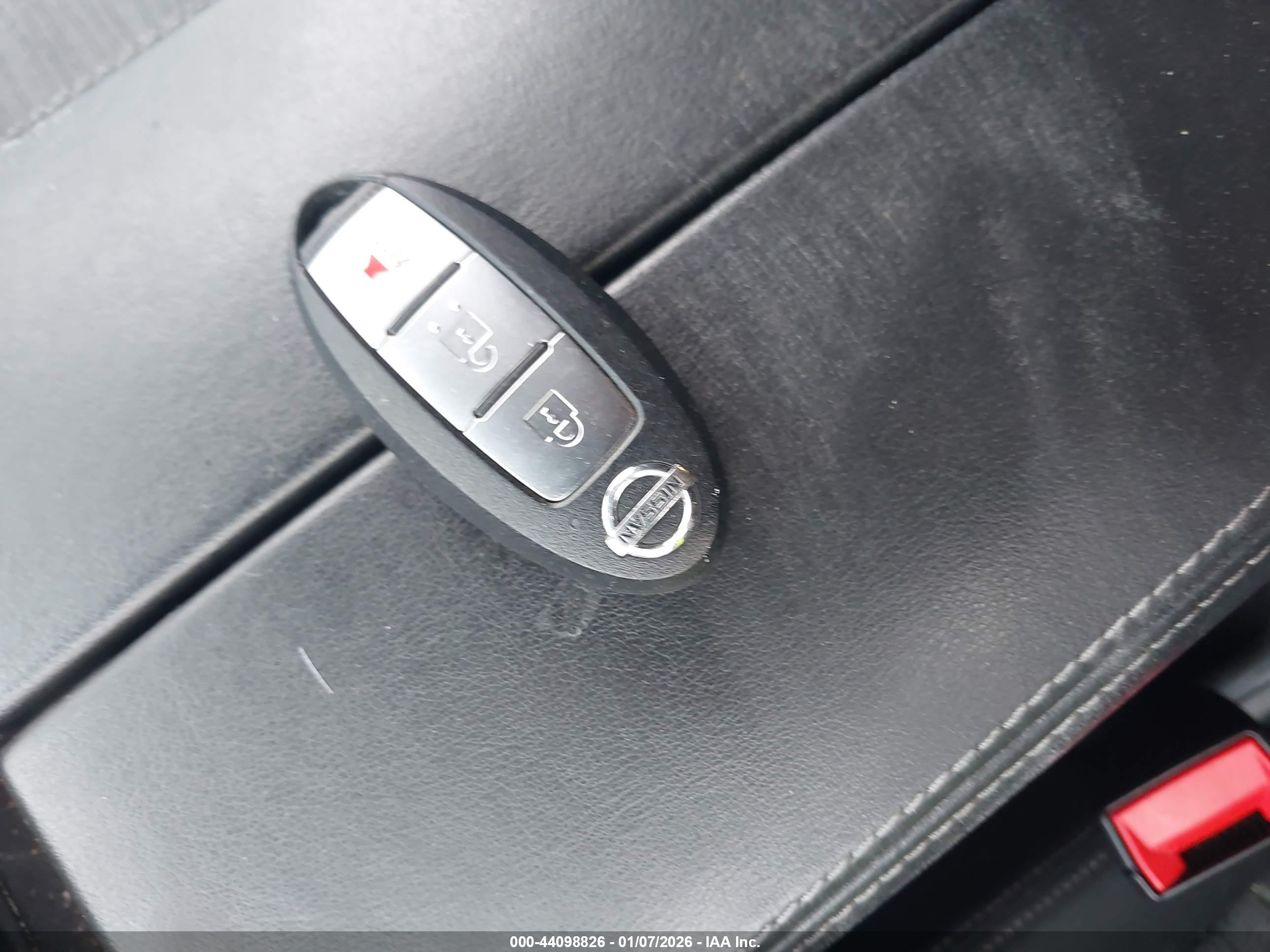 NISSAN ROGUE image 11
