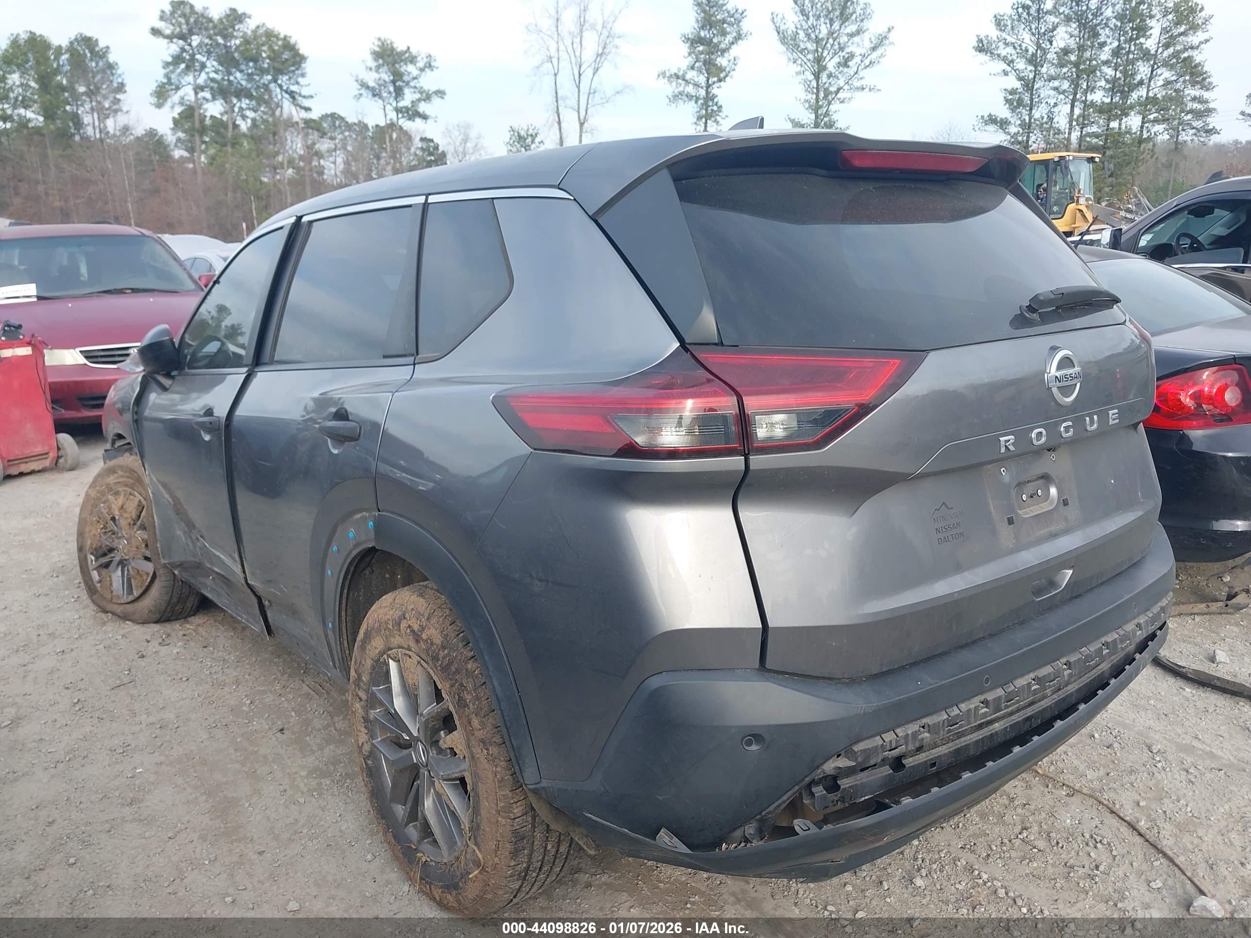 NISSAN ROGUE image 3