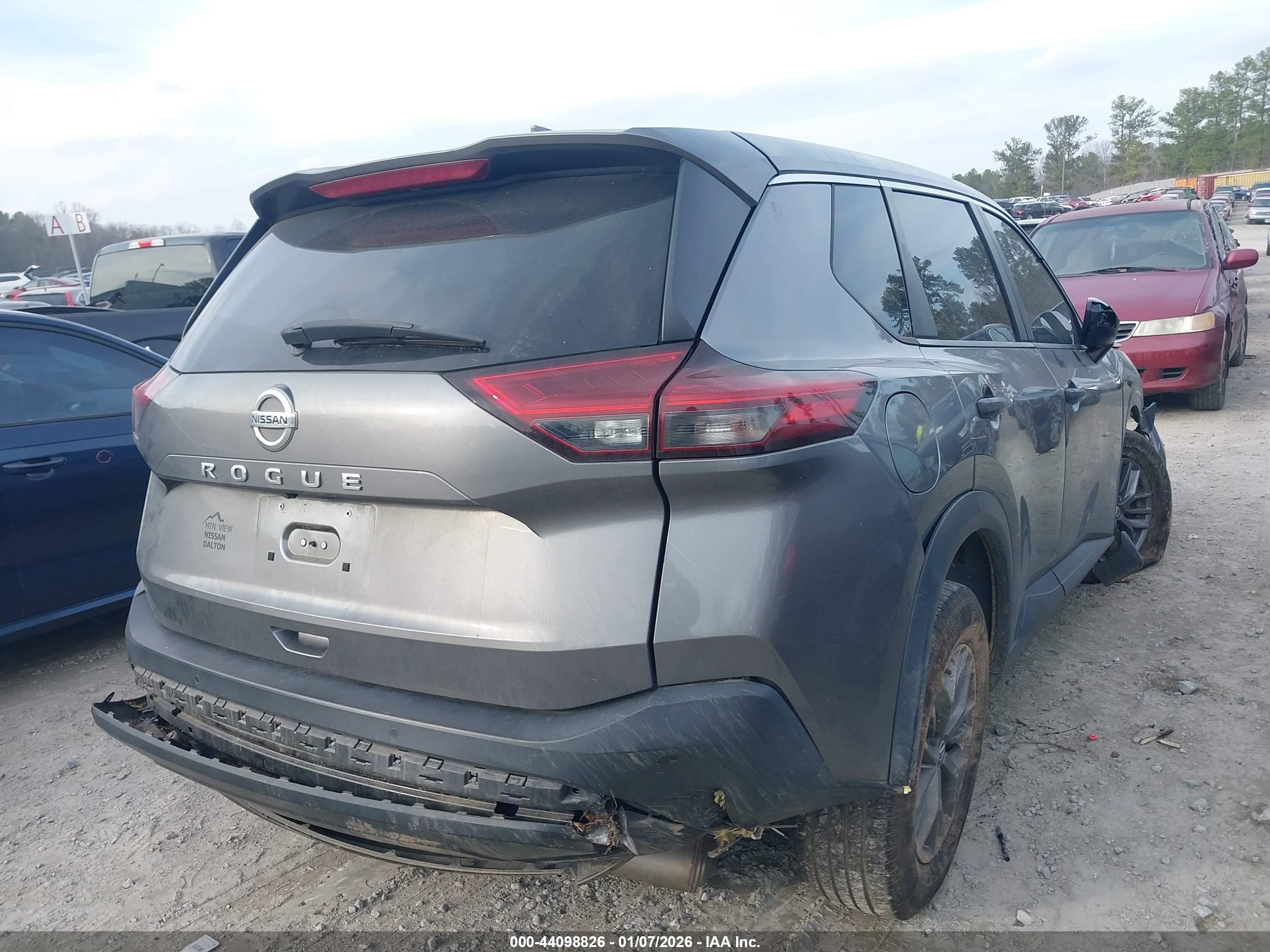 NISSAN ROGUE image 4