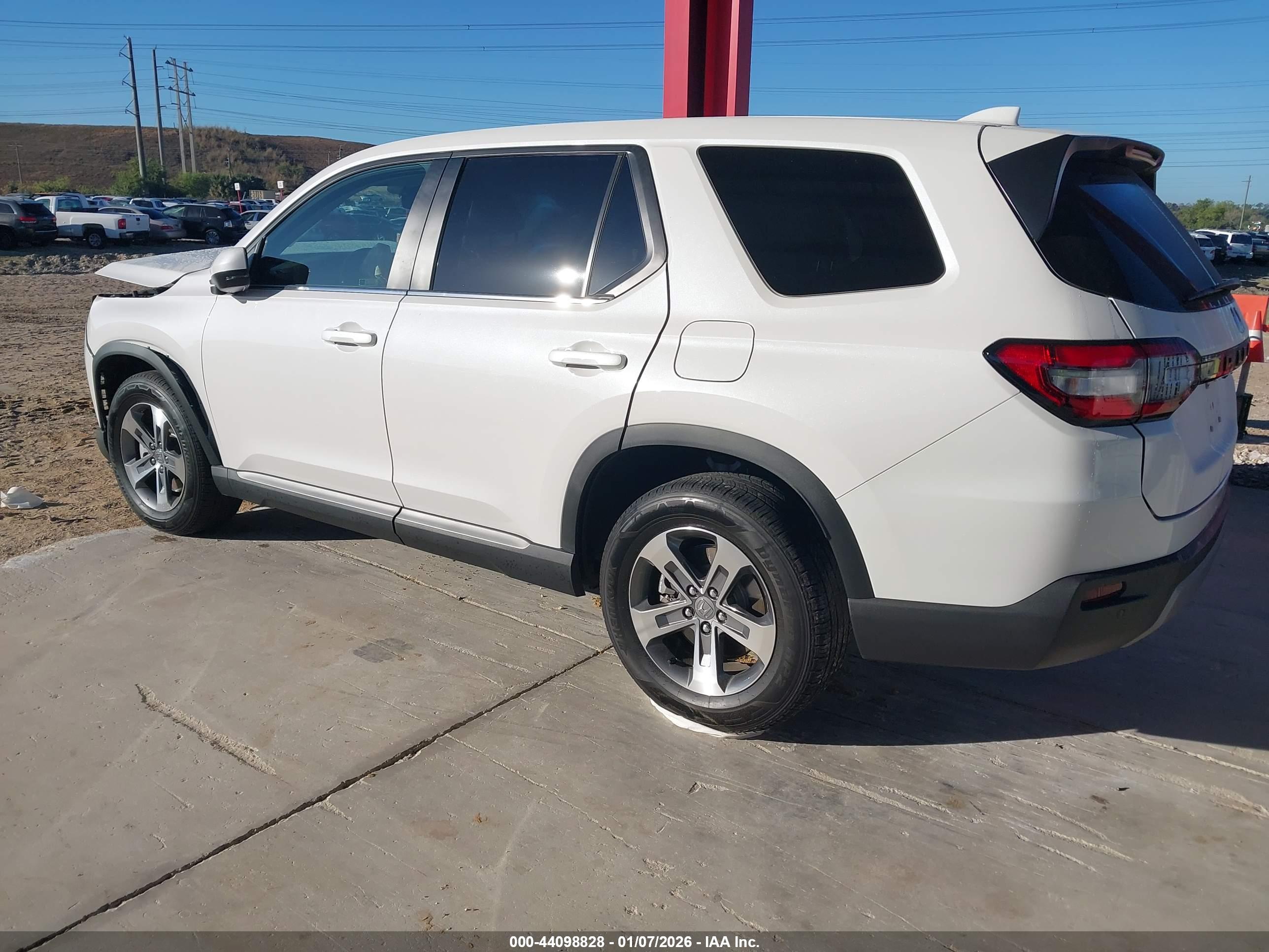 HONDA PILOT image 3