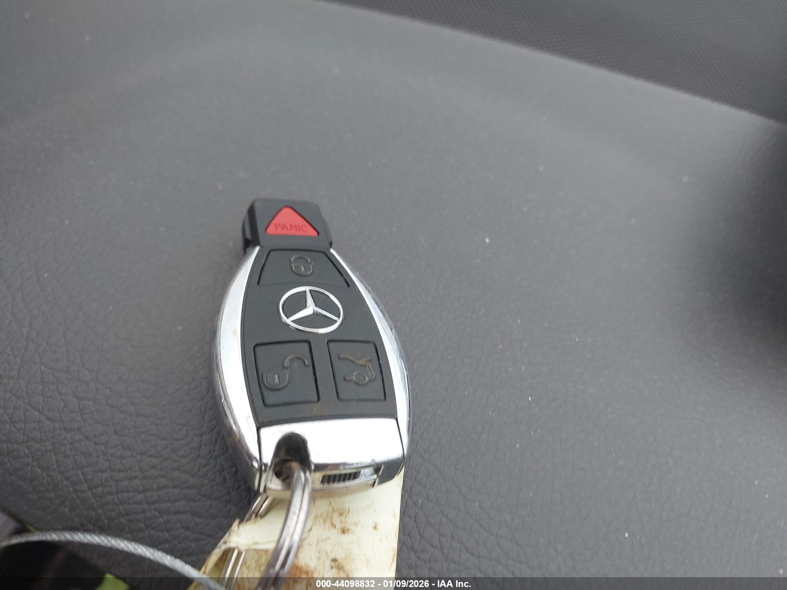 MERCEDES-BENZ GLK image 11