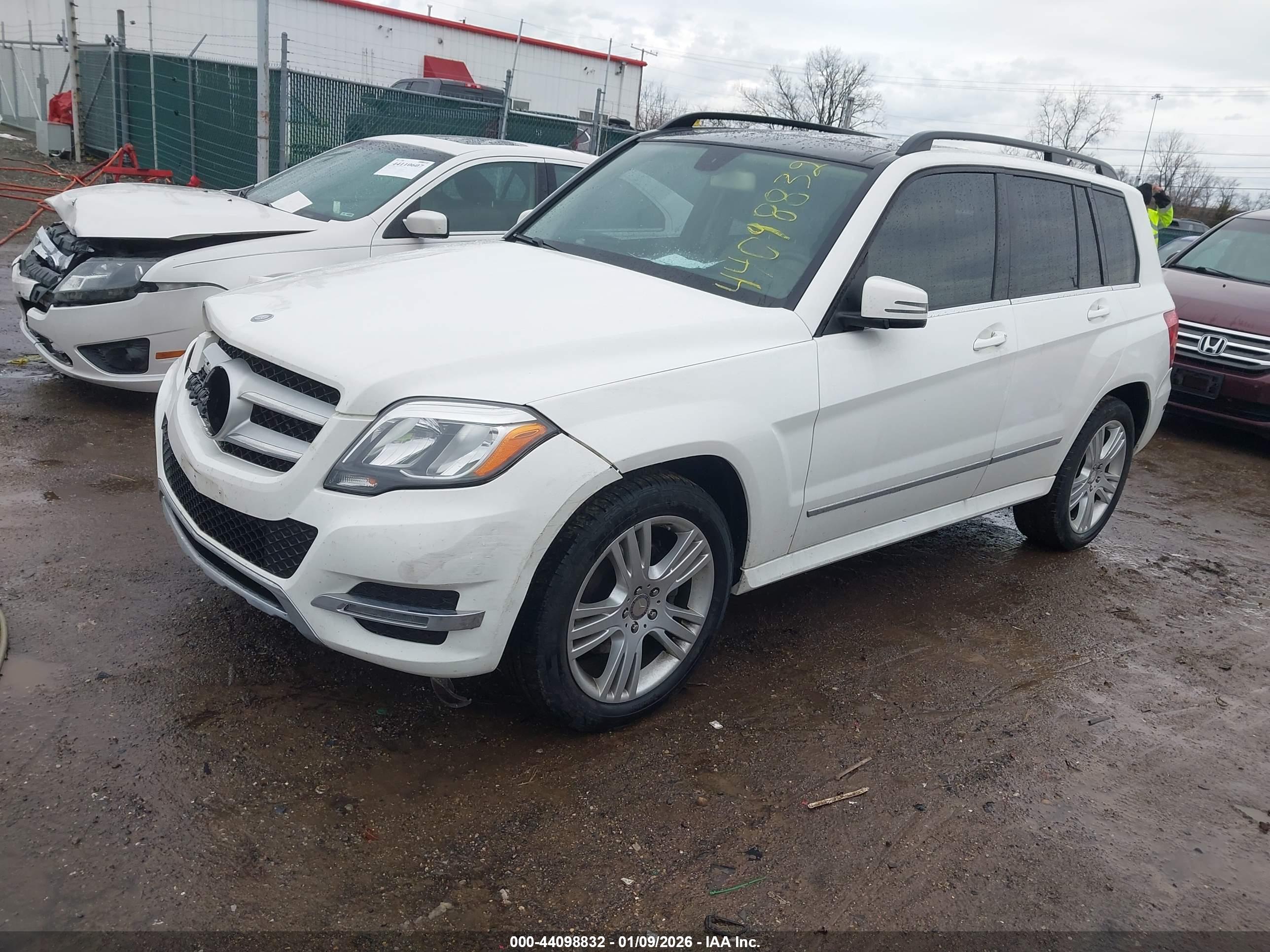 MERCEDES-BENZ GLK image 2