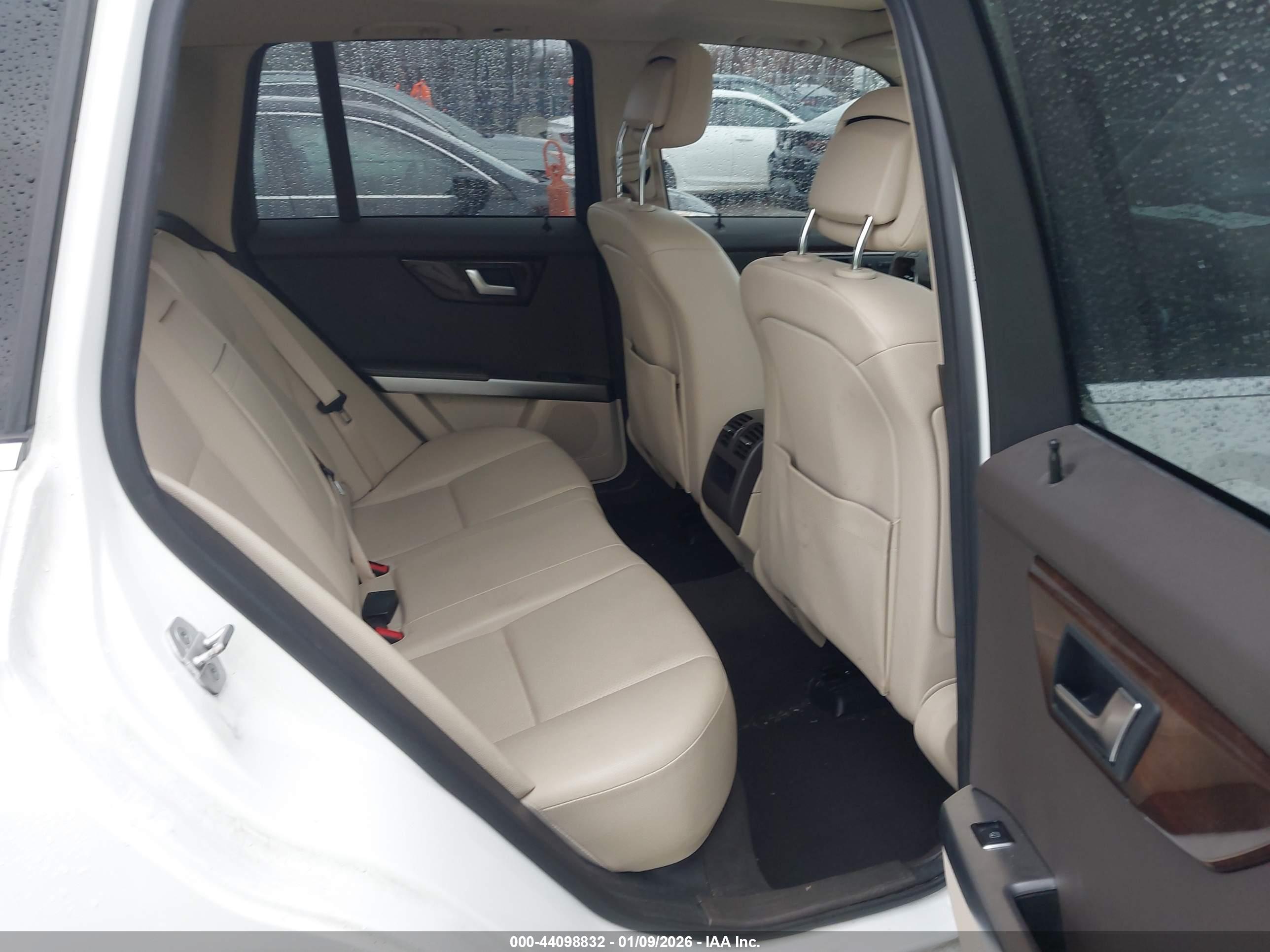 MERCEDES-BENZ GLK image 8