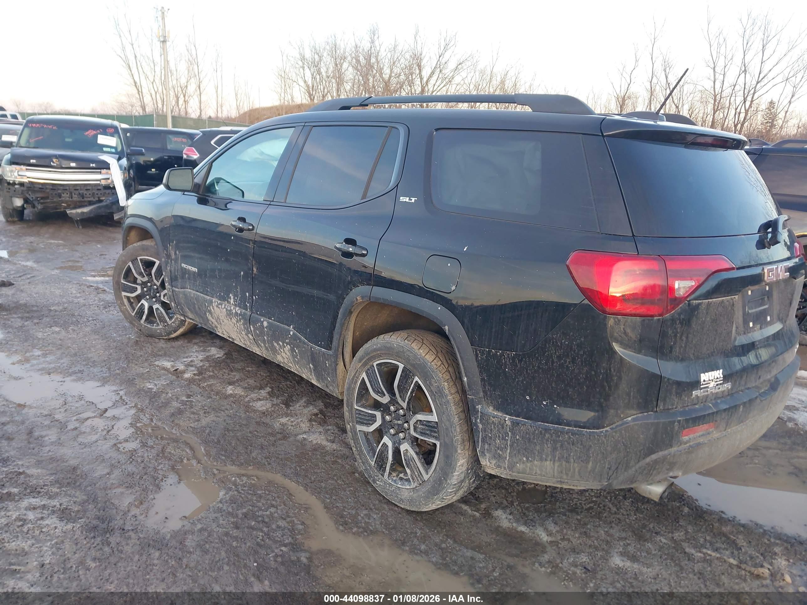 GMC ACADIA image 3
