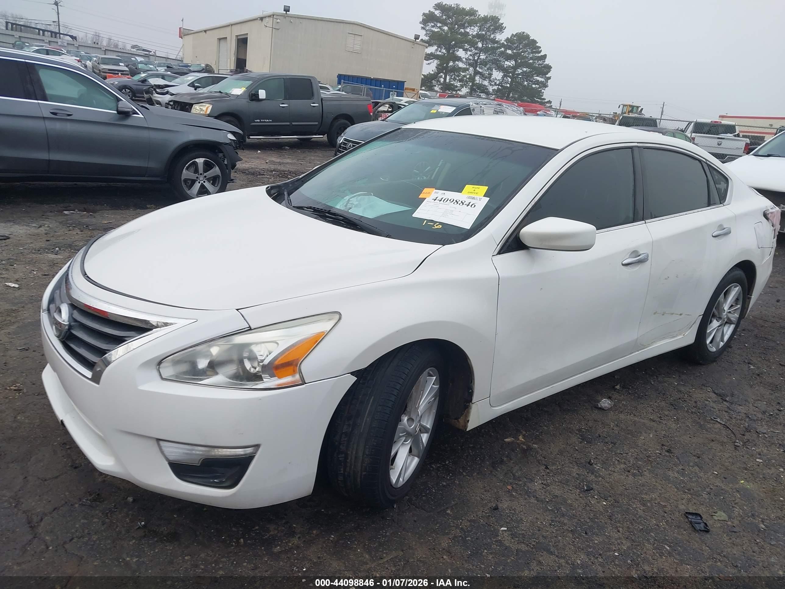NISSAN ALTIMA image 2