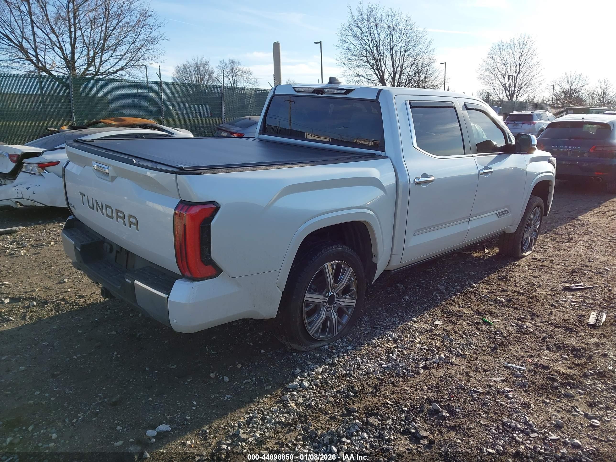 TOYOTA TUNDRA image 4