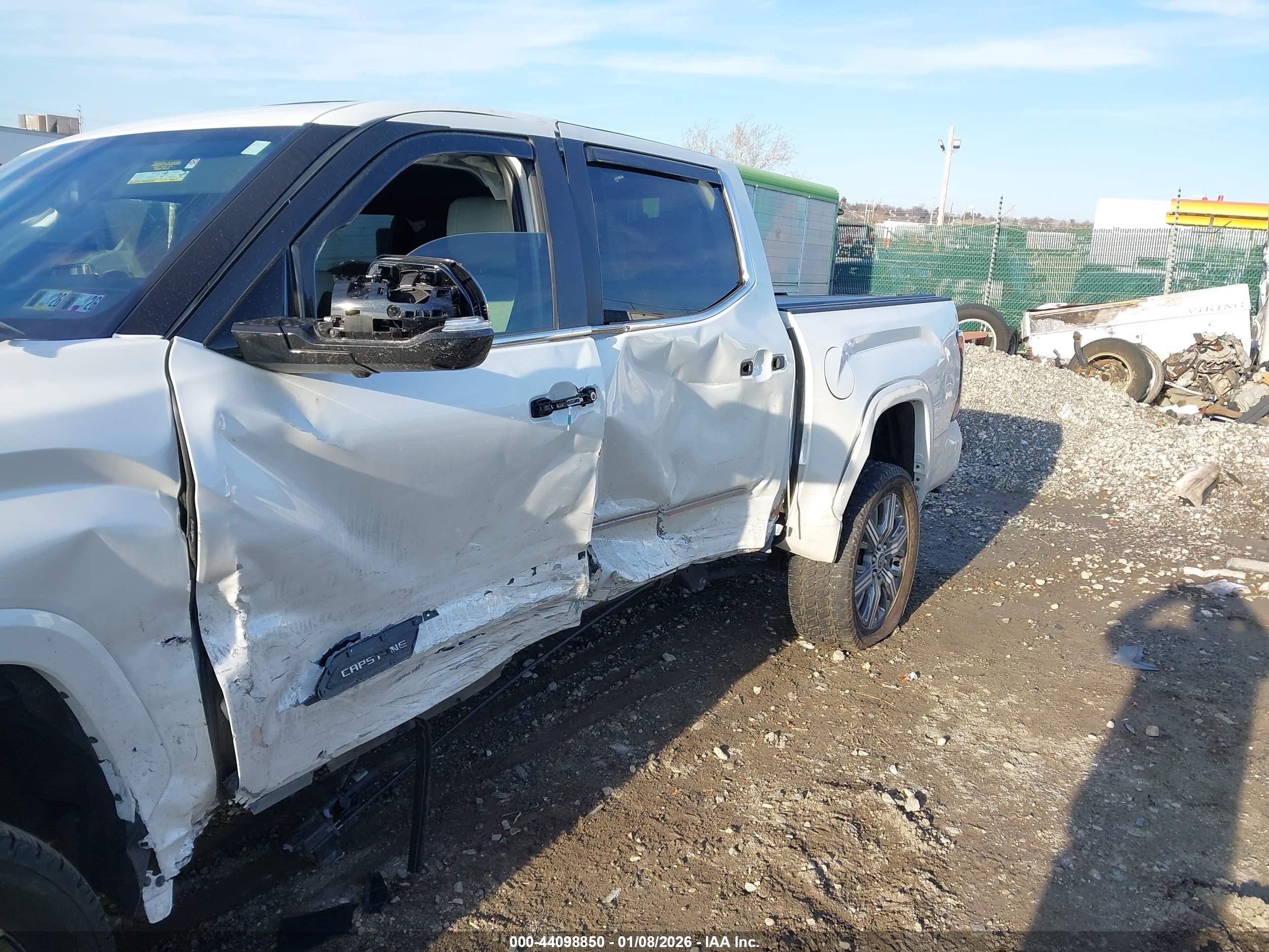 TOYOTA TUNDRA image 6