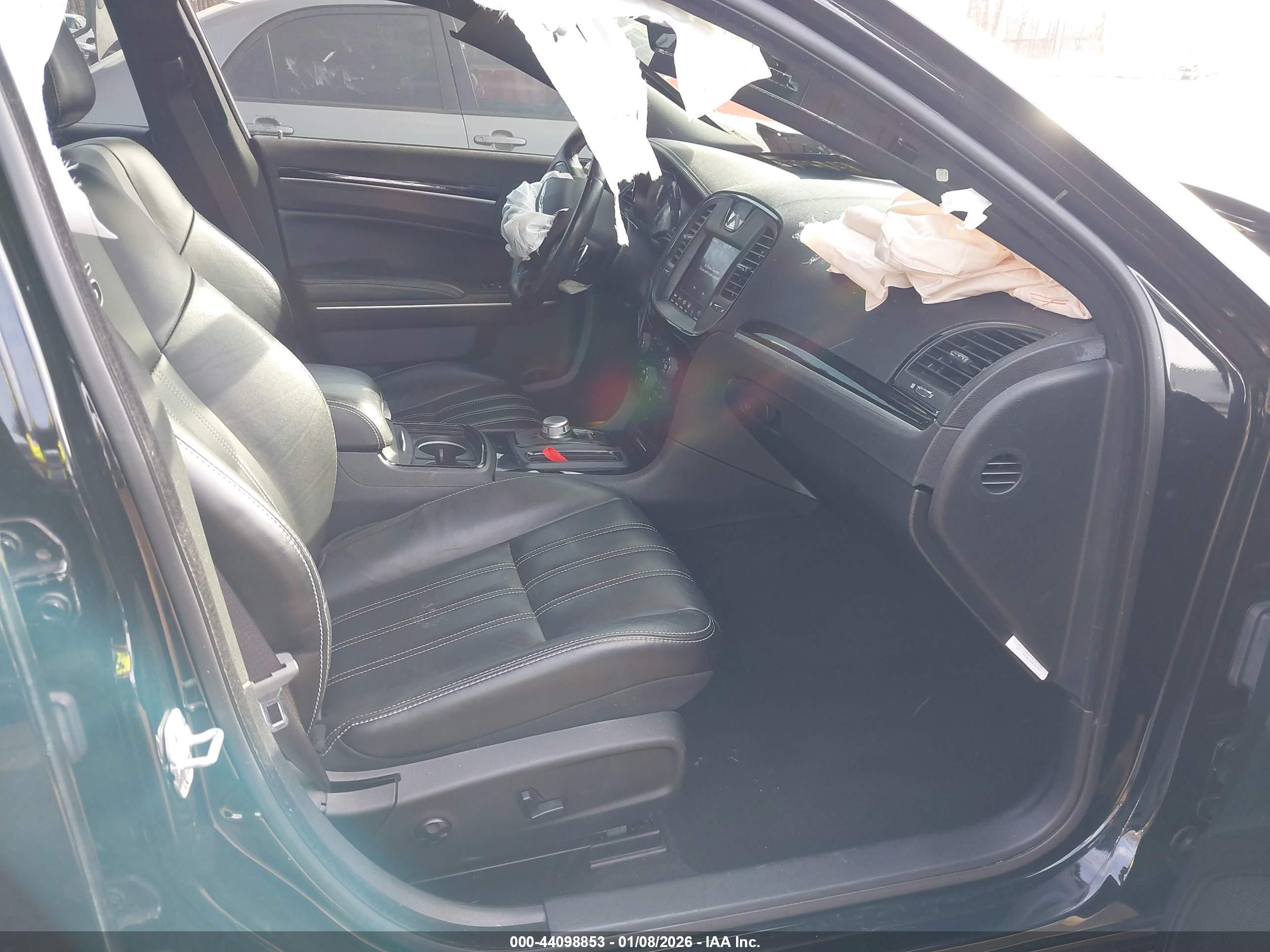CHRYSLER 300 image 5