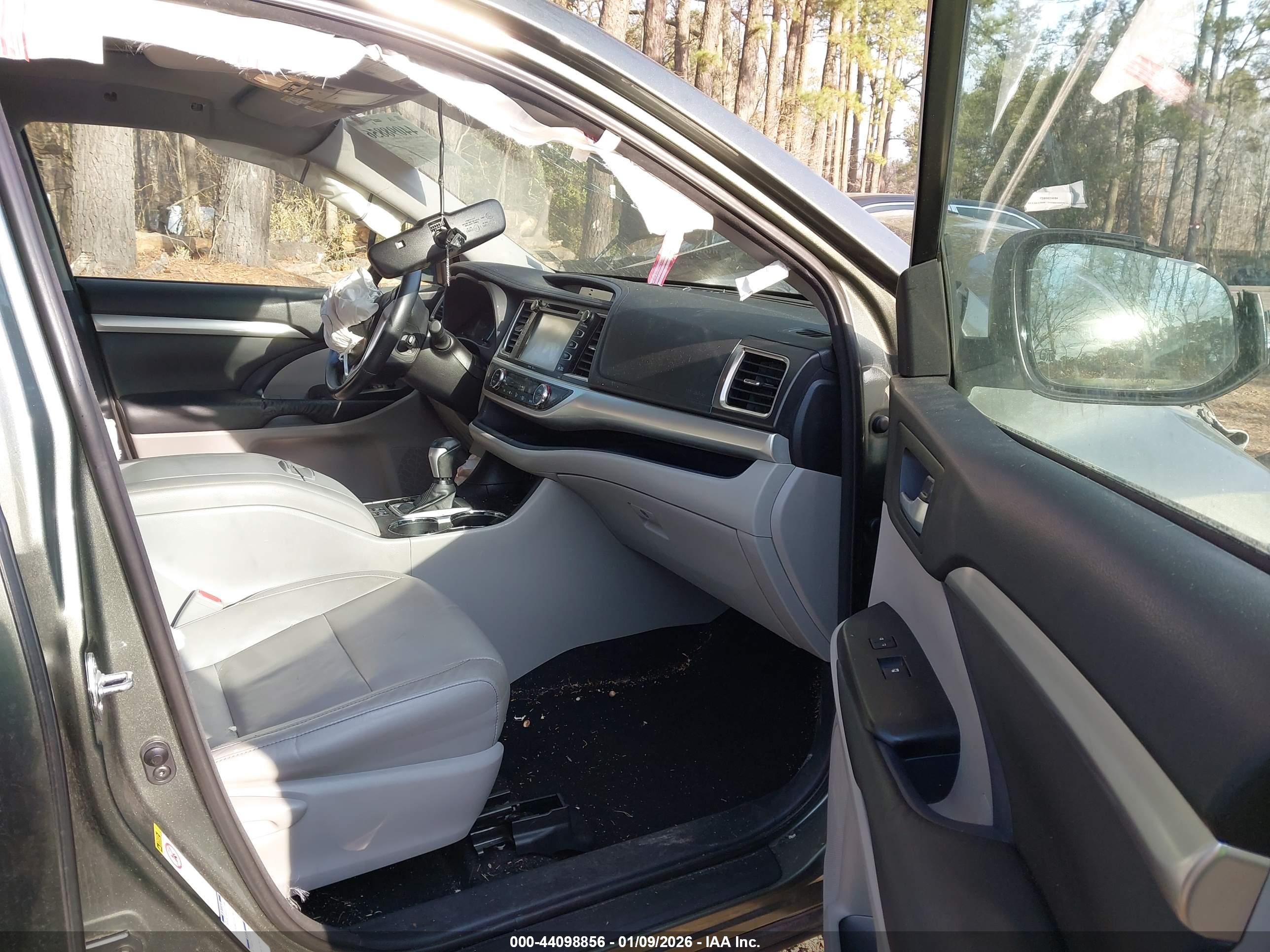 TOYOTA HIGHLANDER image 5