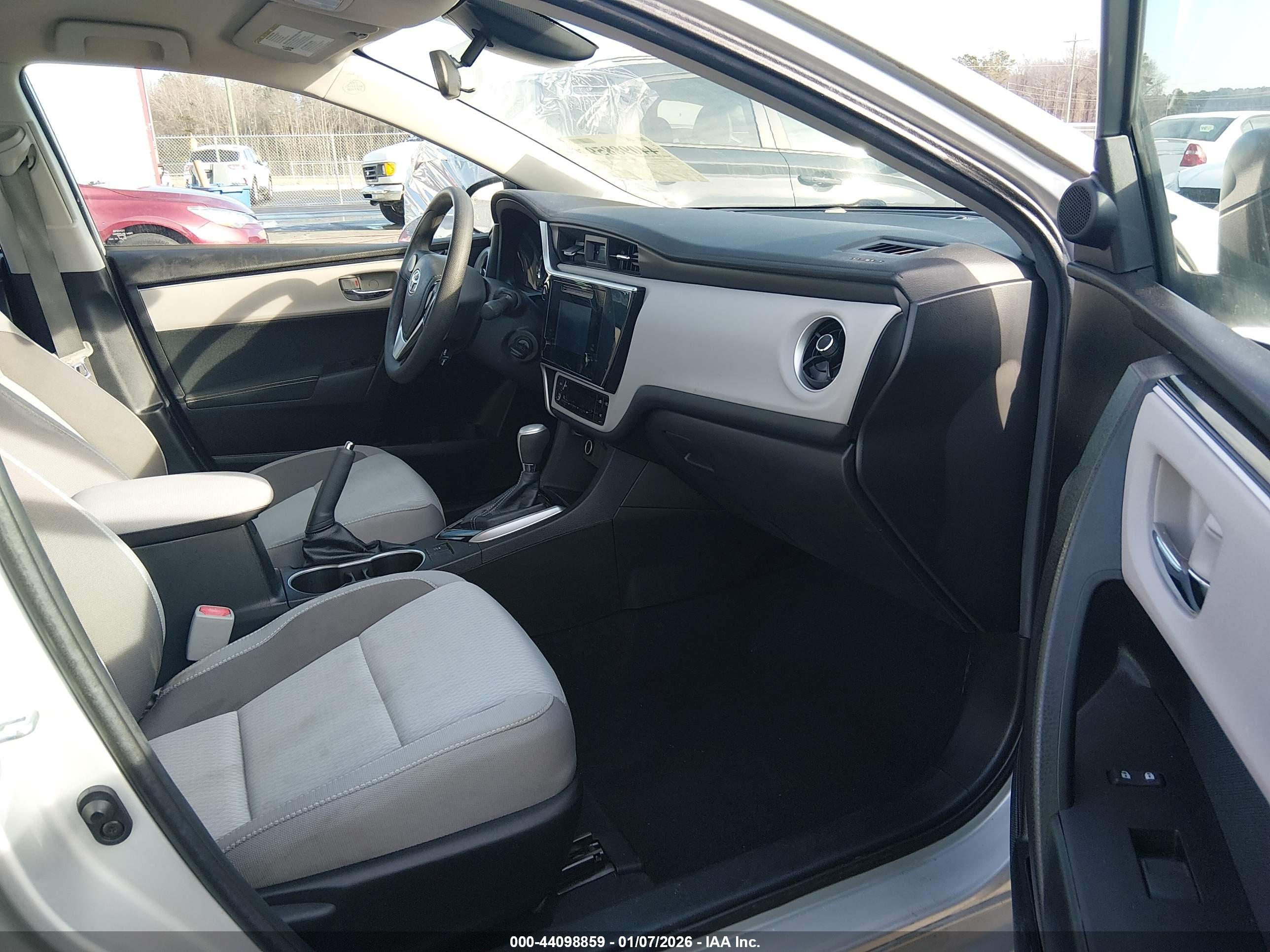 TOYOTA COROLLA image 5