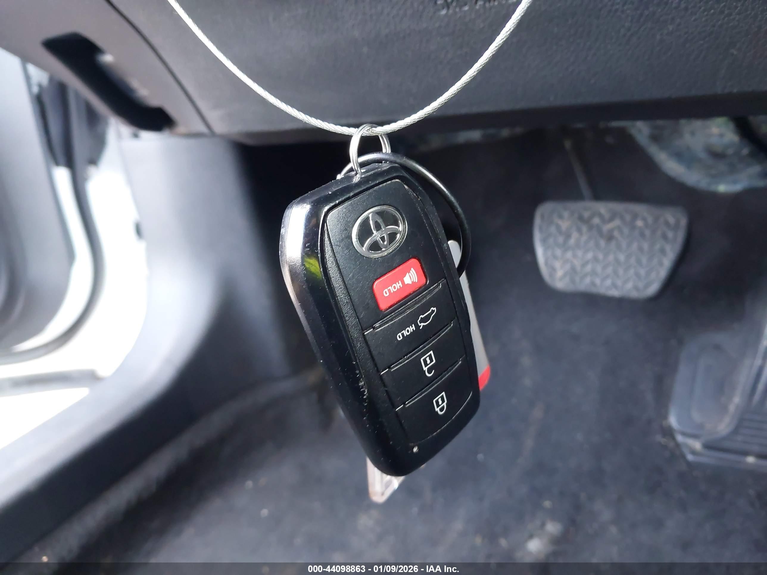 TOYOTA CAMRY image 11