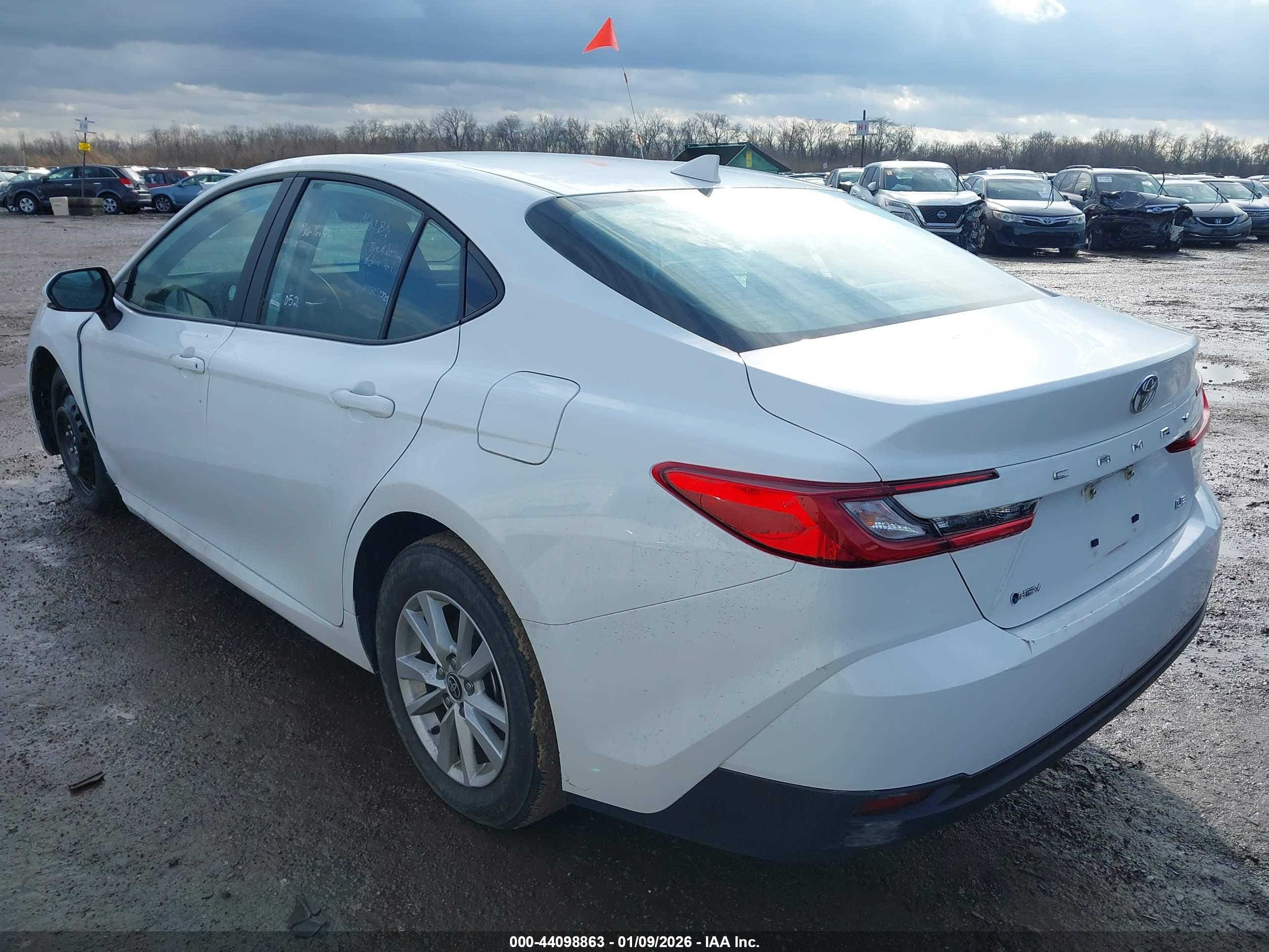 TOYOTA CAMRY image 3
