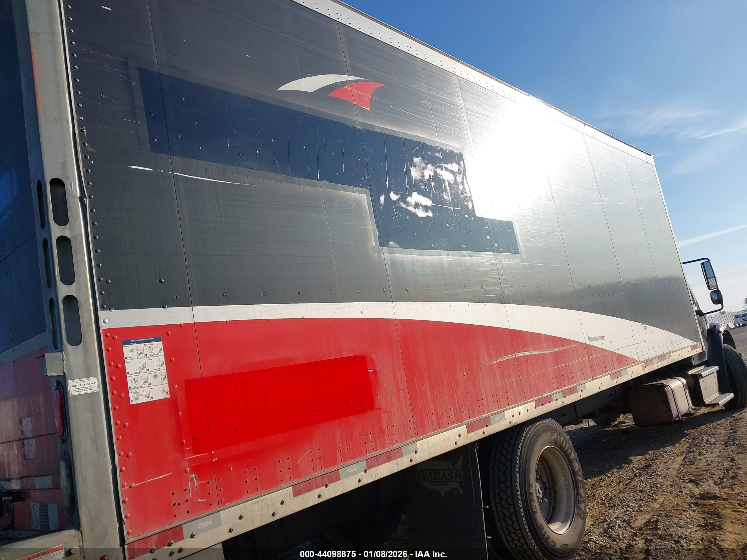 FREIGHTLINER M2 image 4