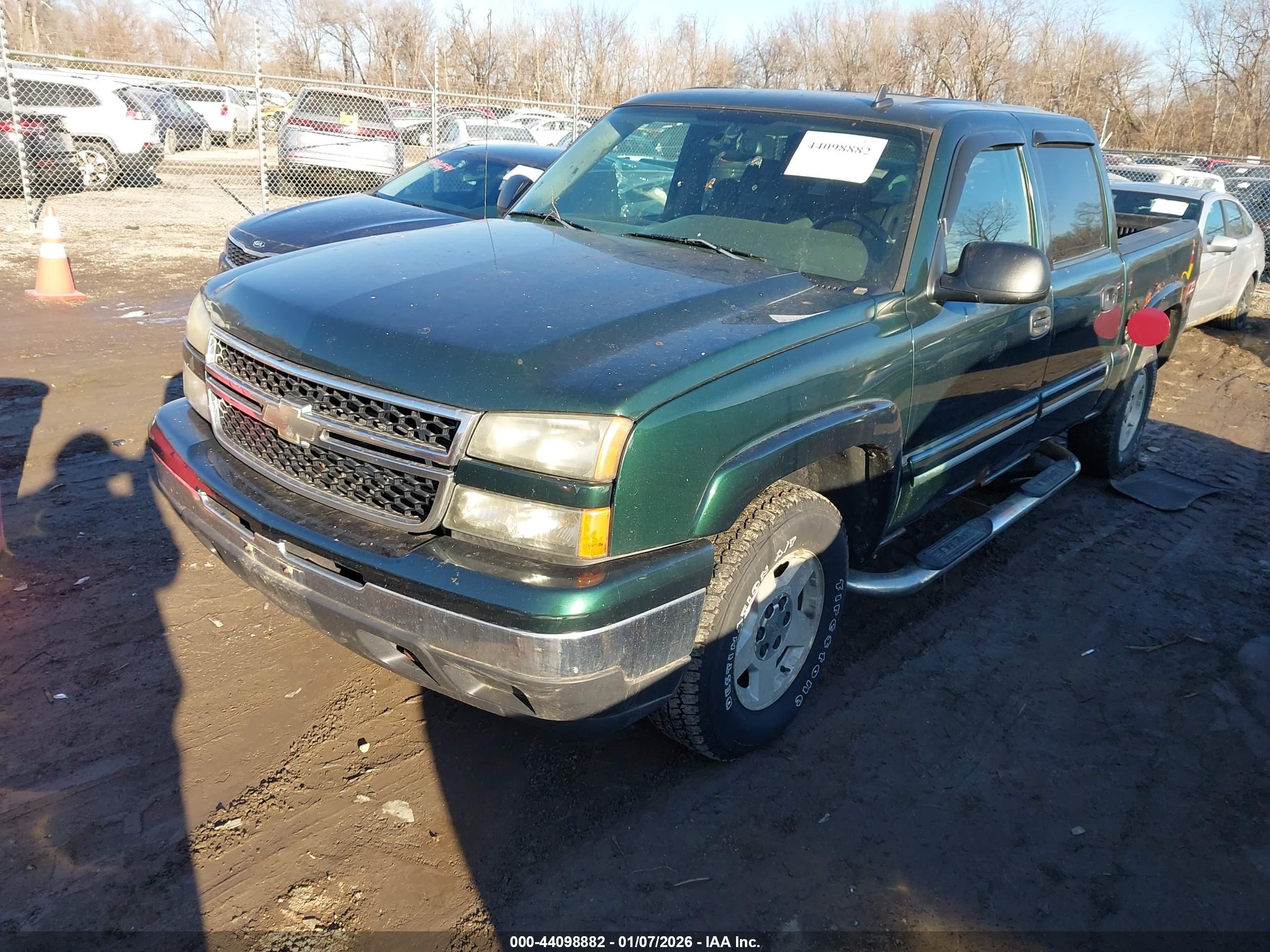 CHEVROLET SILVERADO image 2