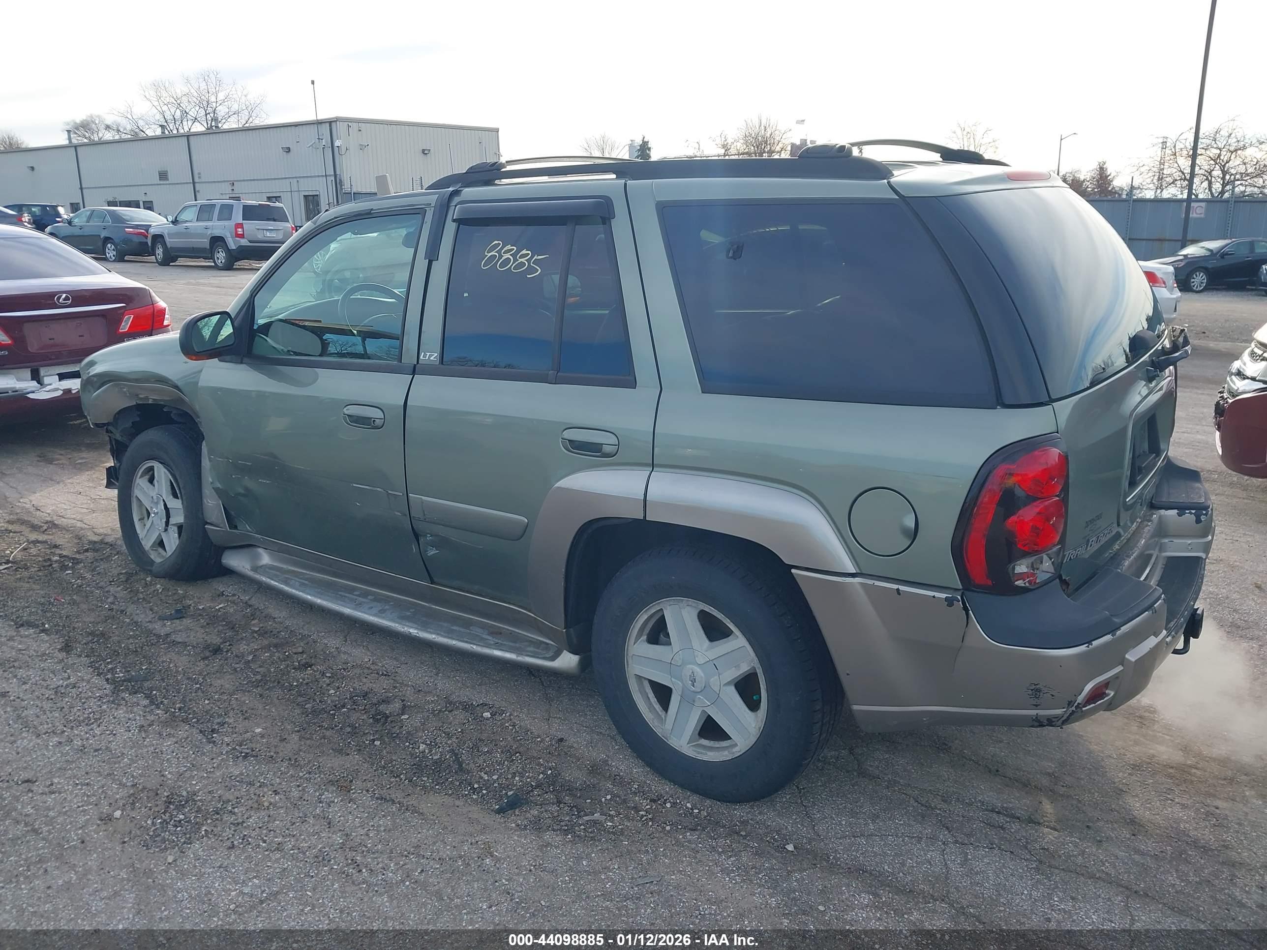 CHEVROLET TRAILBLAZER image 3