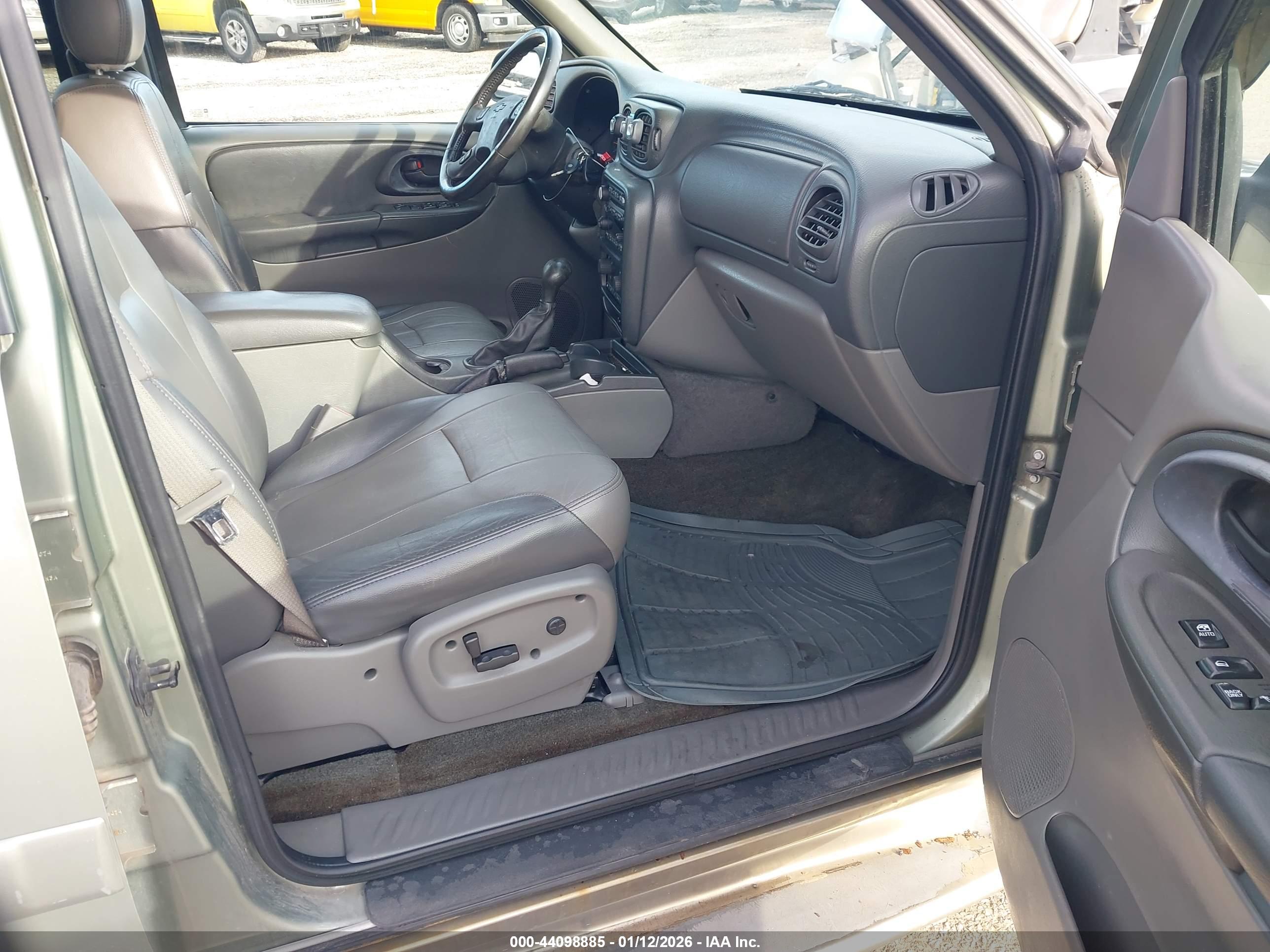 CHEVROLET TRAILBLAZER image 5