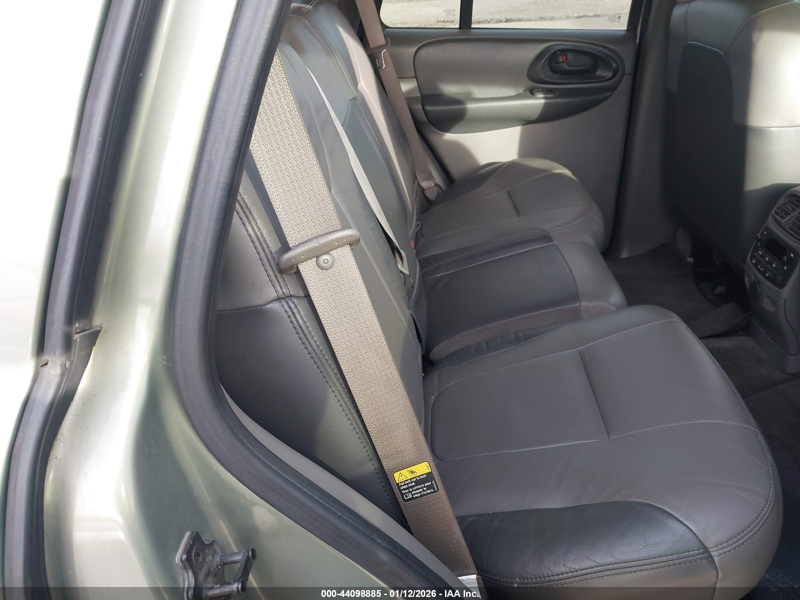 CHEVROLET TRAILBLAZER image 8