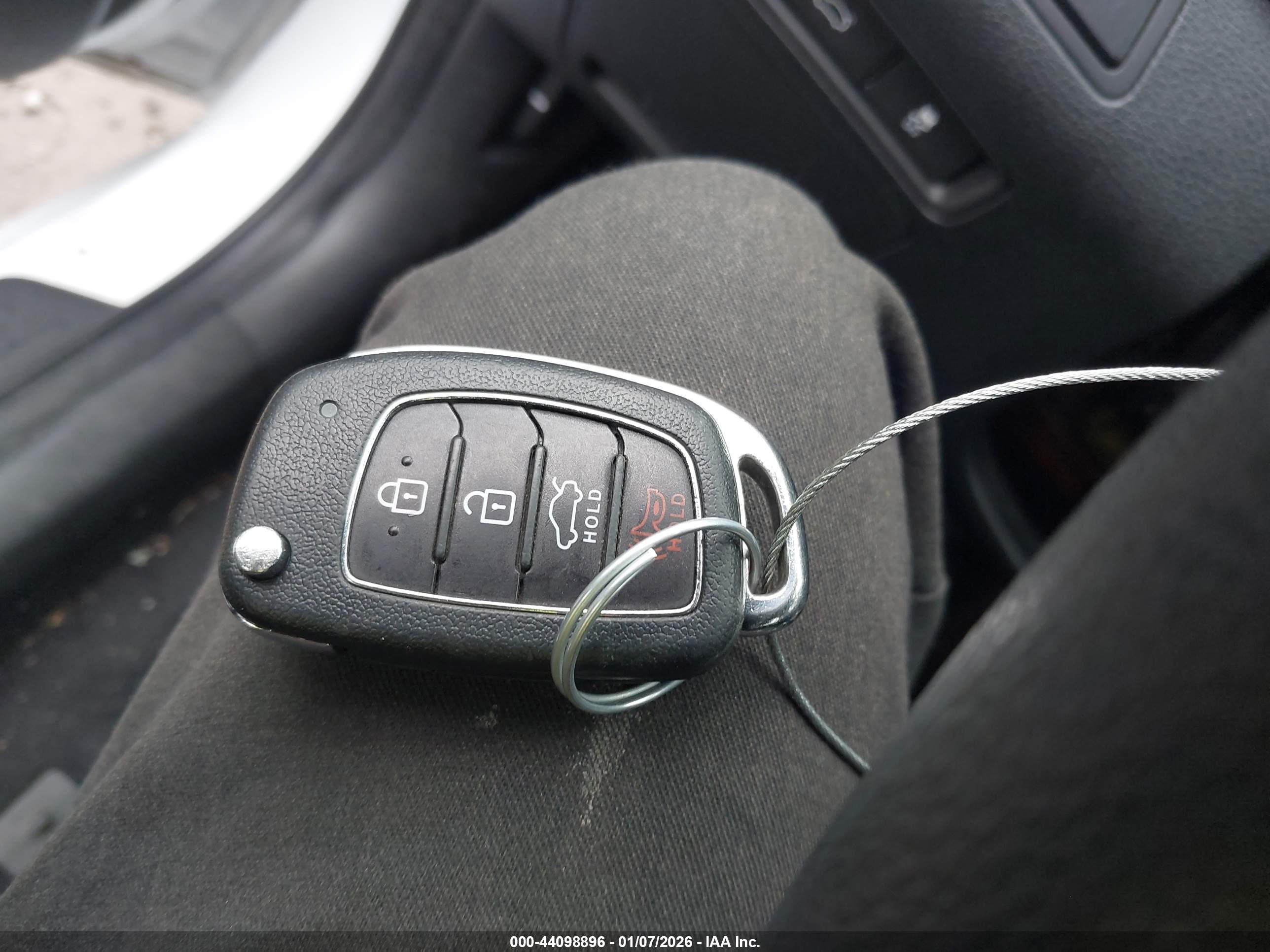 HYUNDAI SONATA image 11