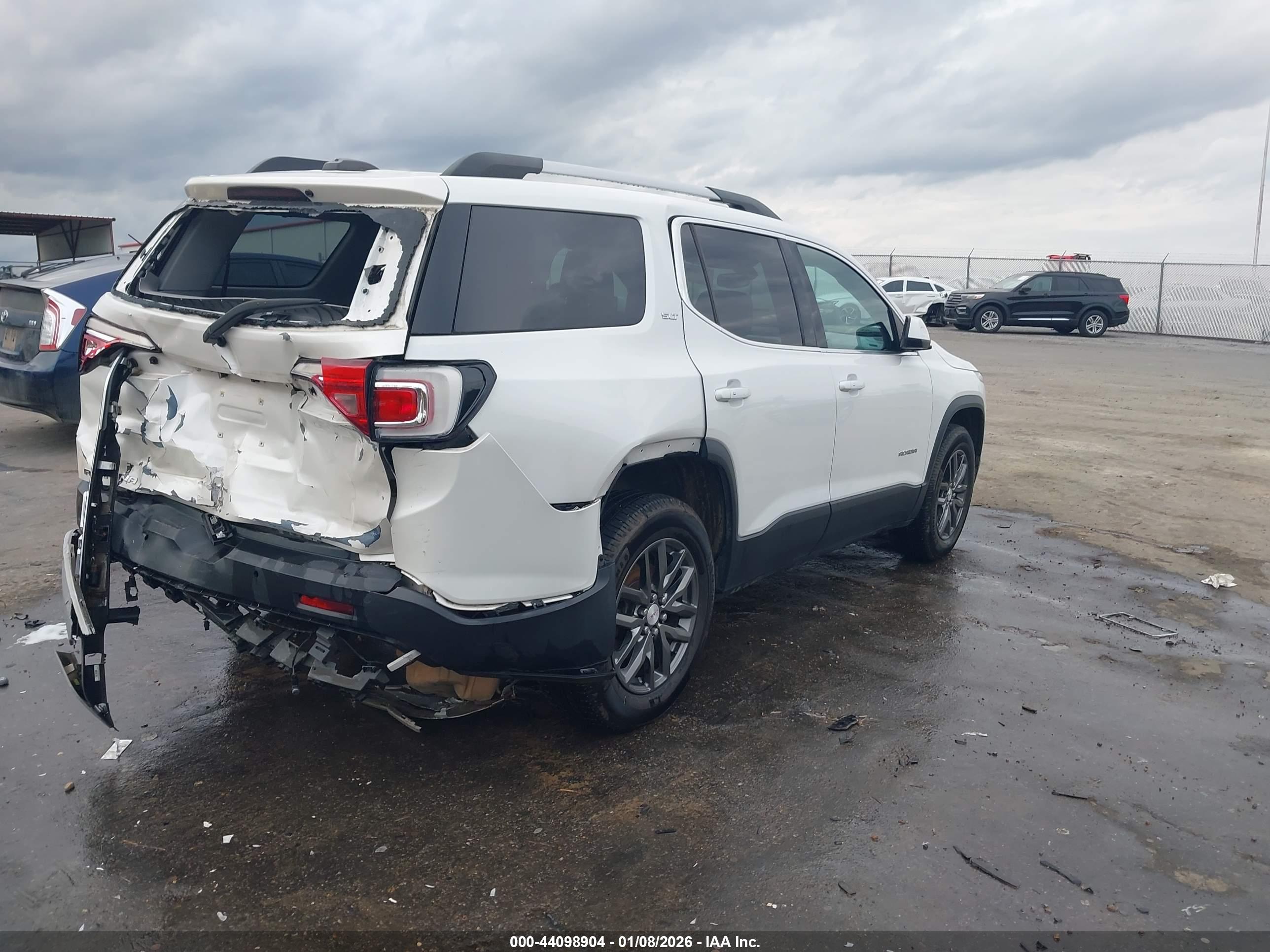 GMC ACADIA image 4