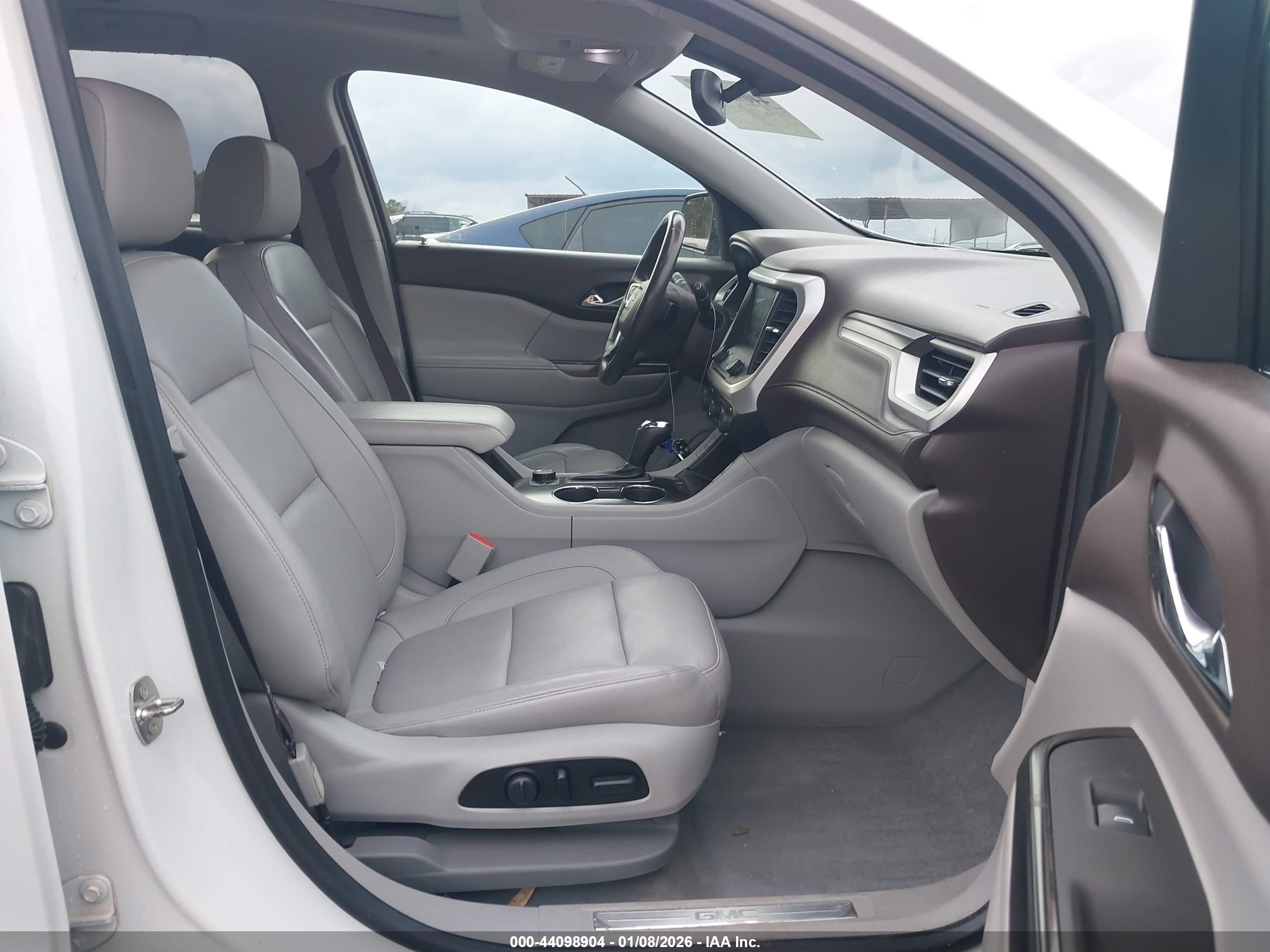 GMC ACADIA image 5