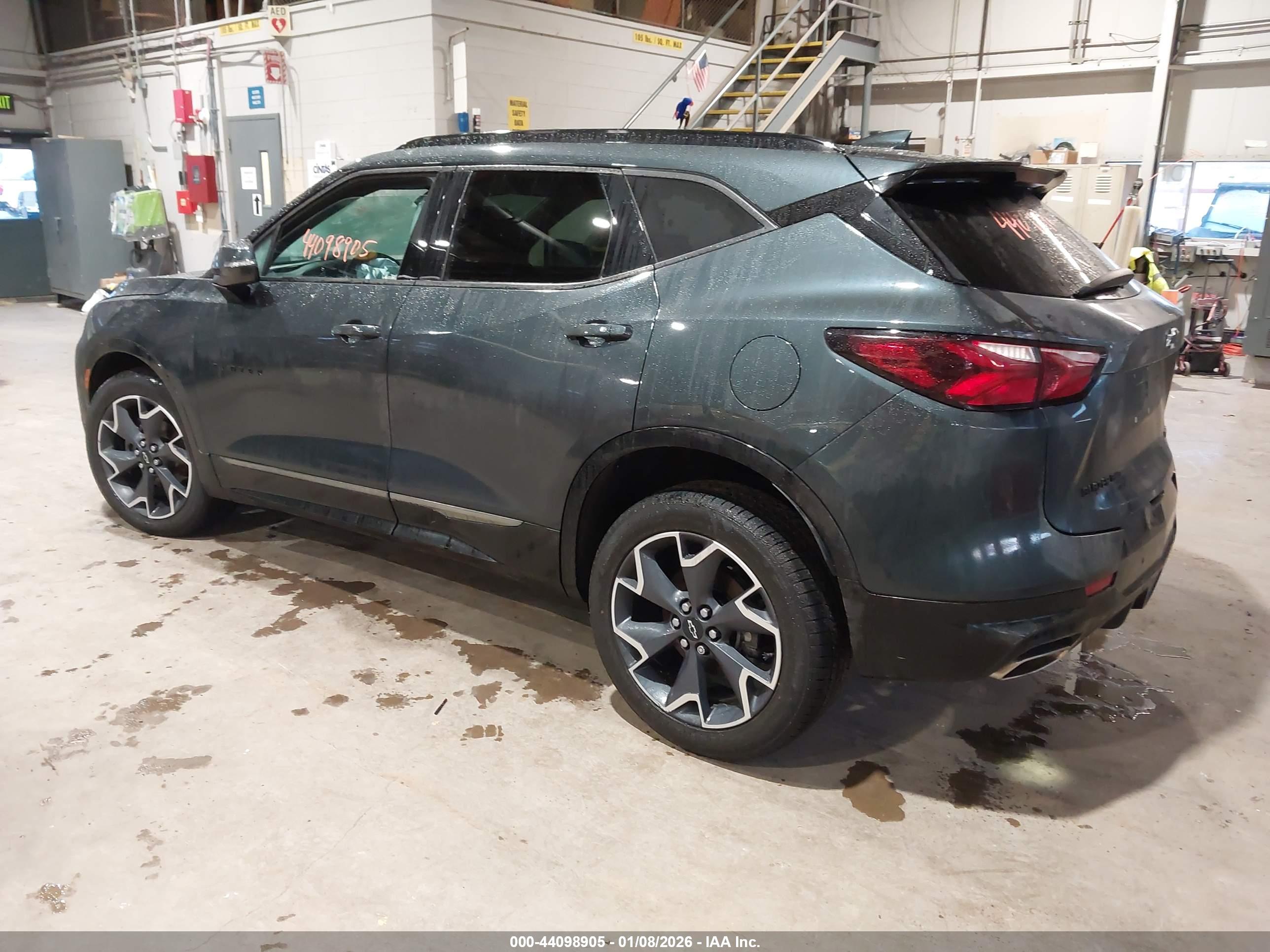 CHEVROLET BLAZER image 3